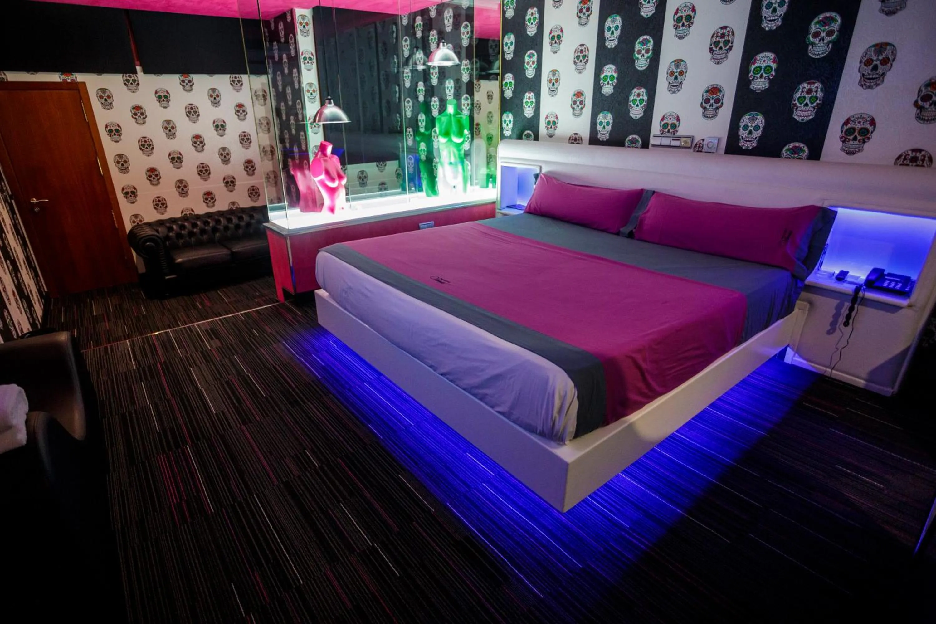 Bathroom, Bed in Motel Venus Pontevedra