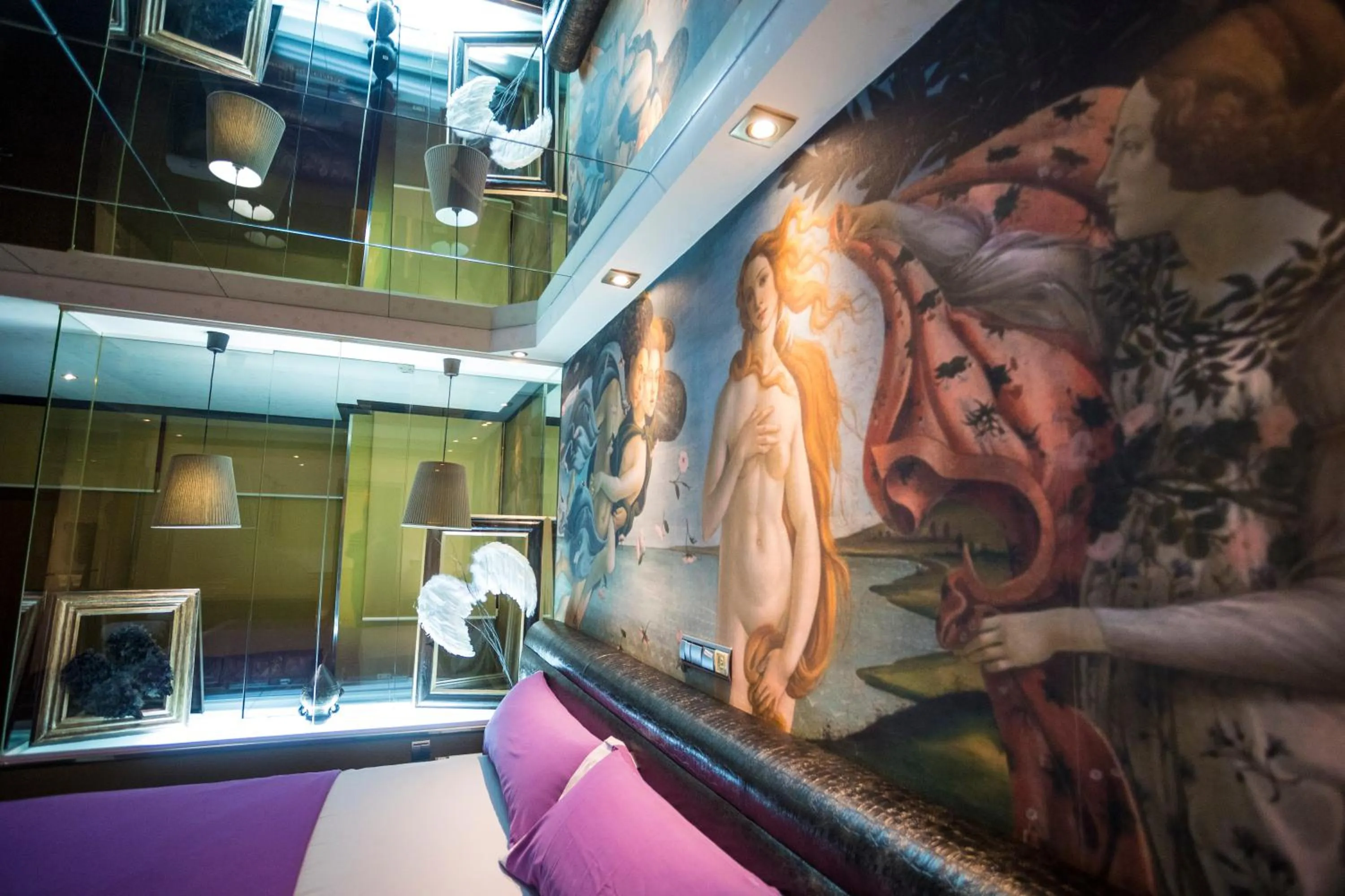 Decorative detail in Motel Venus Pontevedra