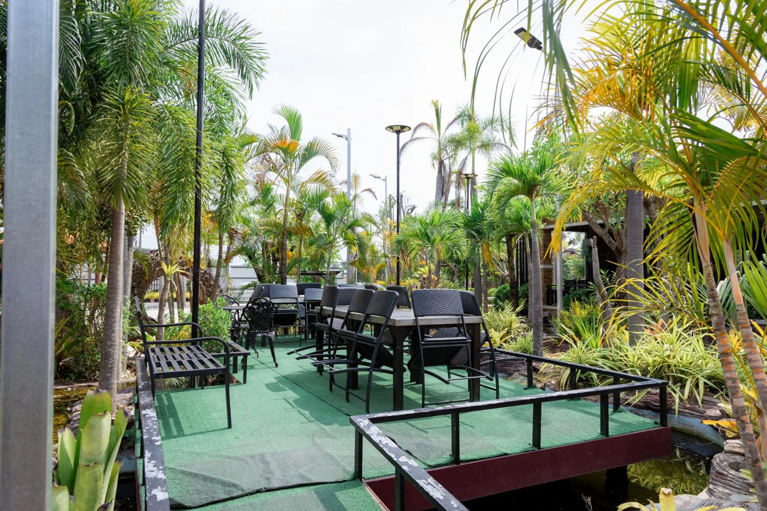 Restaurant/places to eat in Buengngarm Resort