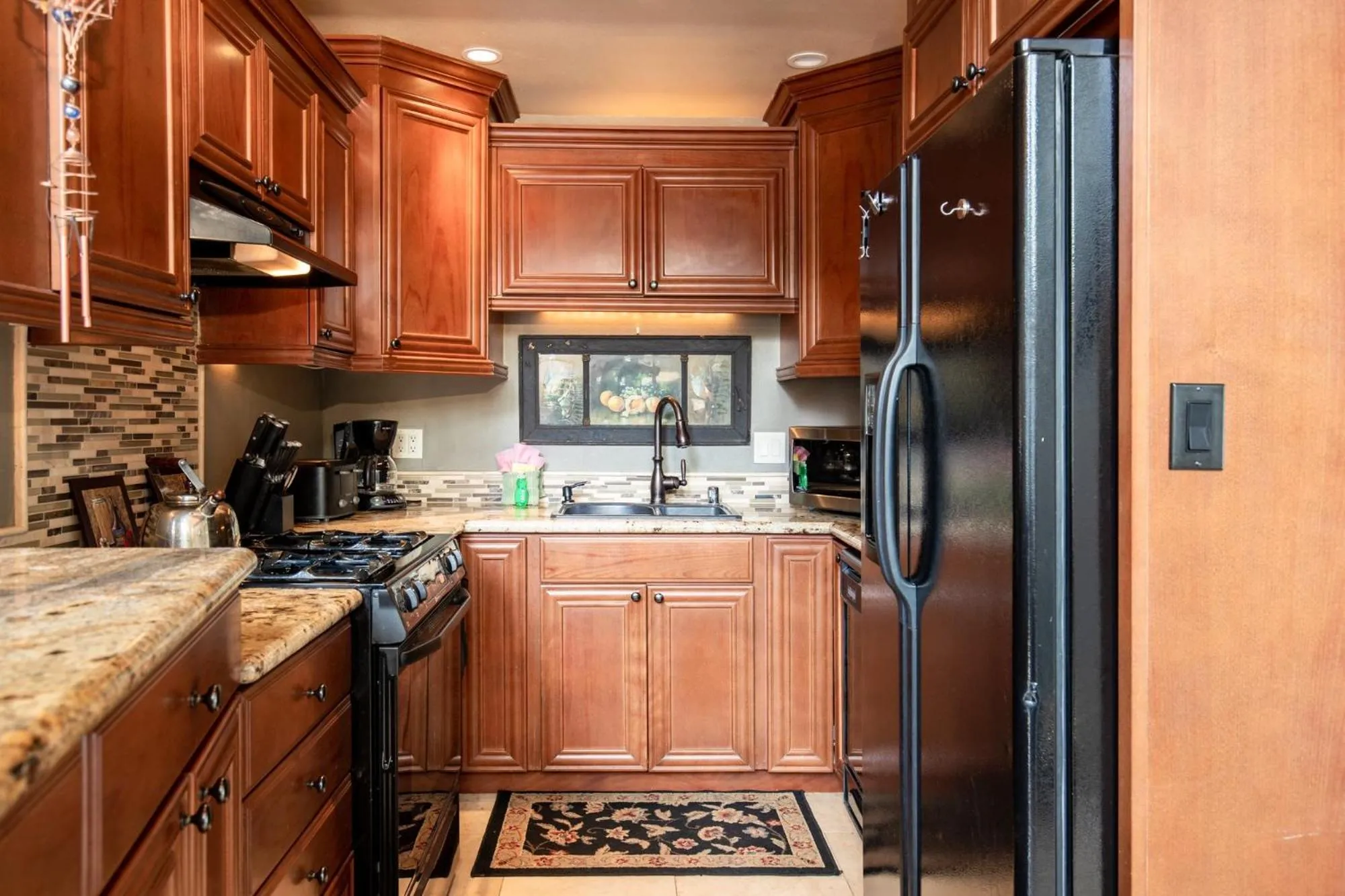 Kitchen or kitchenette in Living the dream #1807