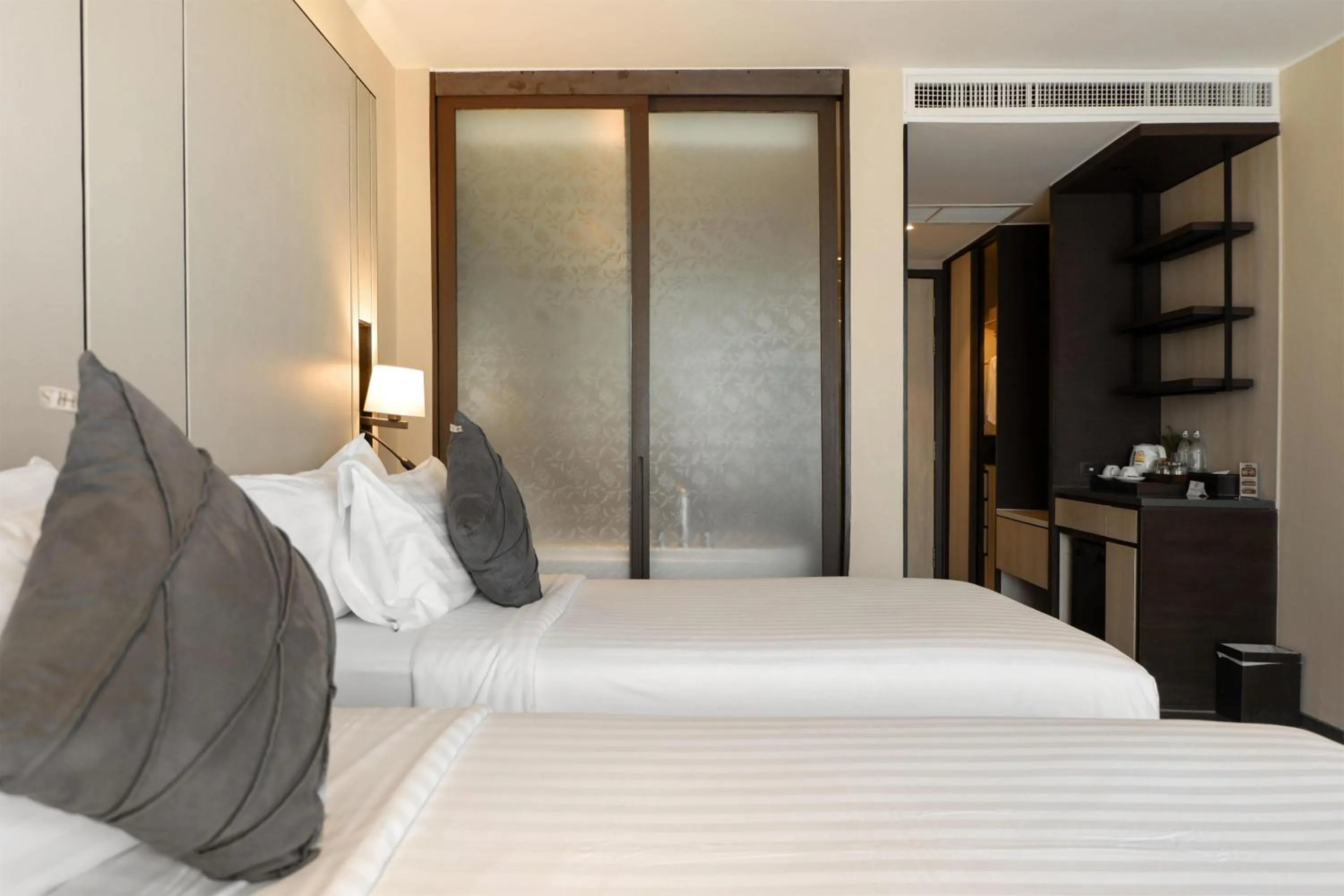 Bedroom, Bed in Siamese Hotel Pattaya, BW Signature Collection