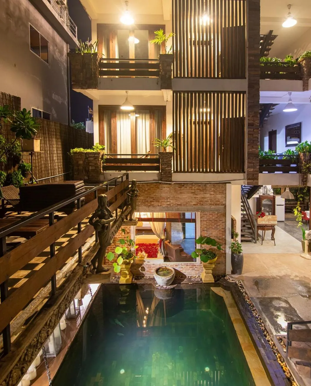 Swimming pool in Cambana d'Angkor Suites