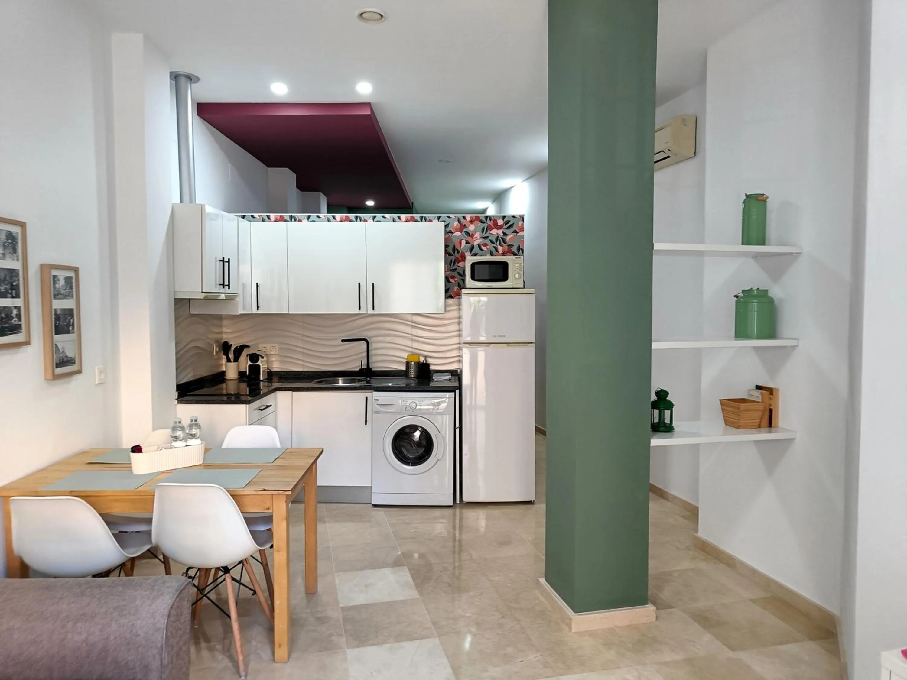 Kitchen or kitchenette in Apartamentos PuntoApart Málaga