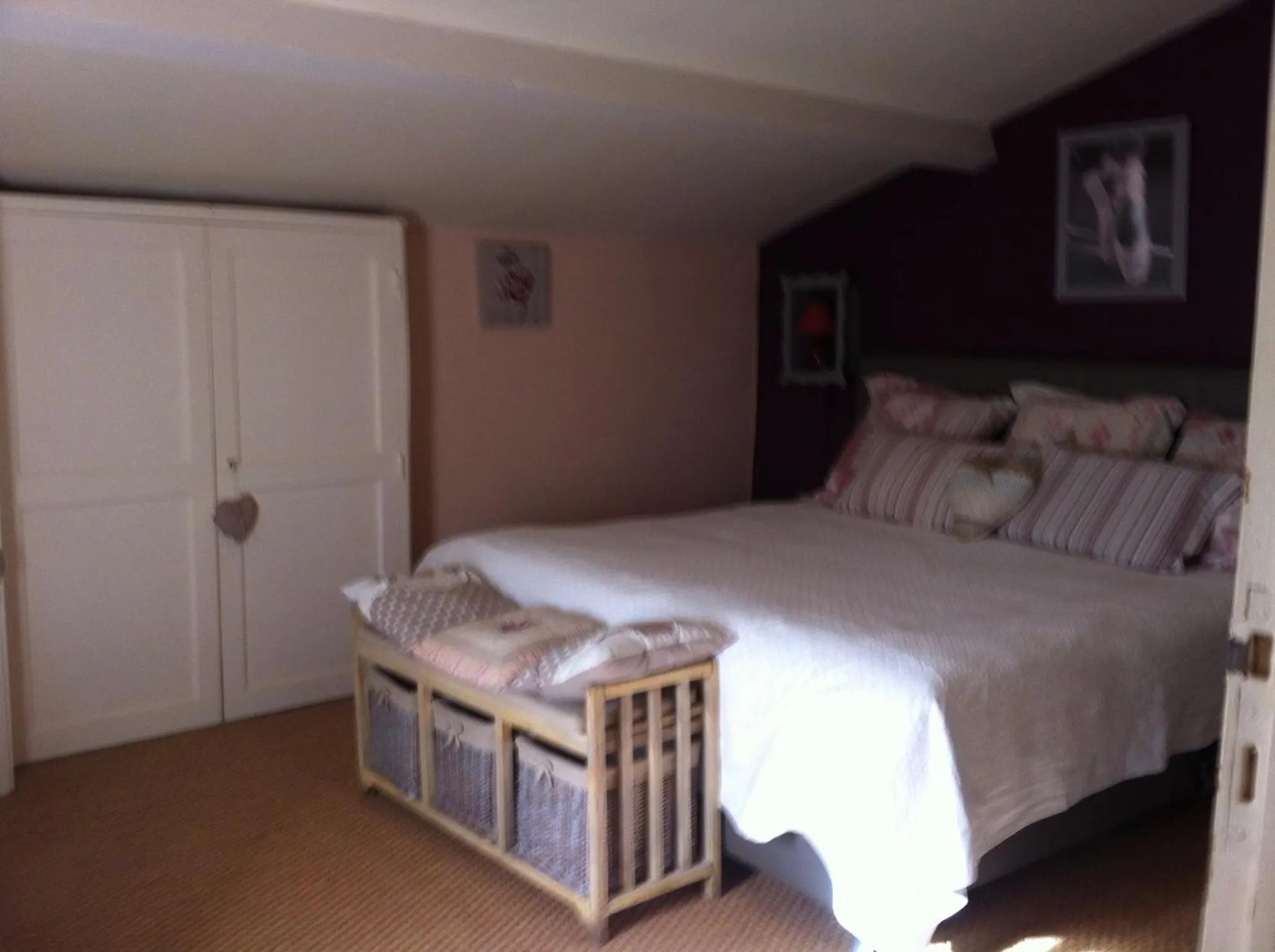 Photo of the whole room, Bed in Mas De Peycavier