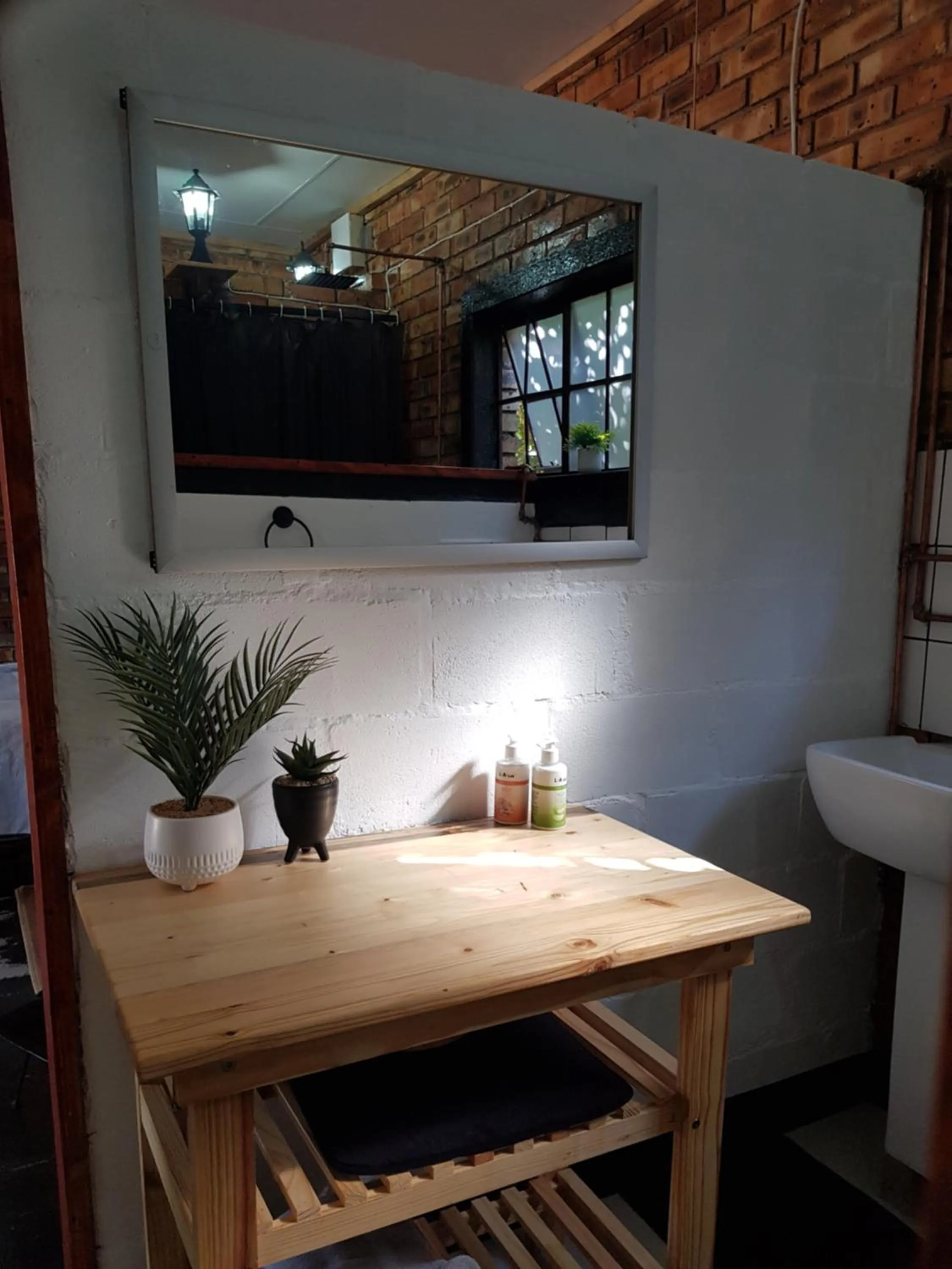 Bathroom in Havana Nights