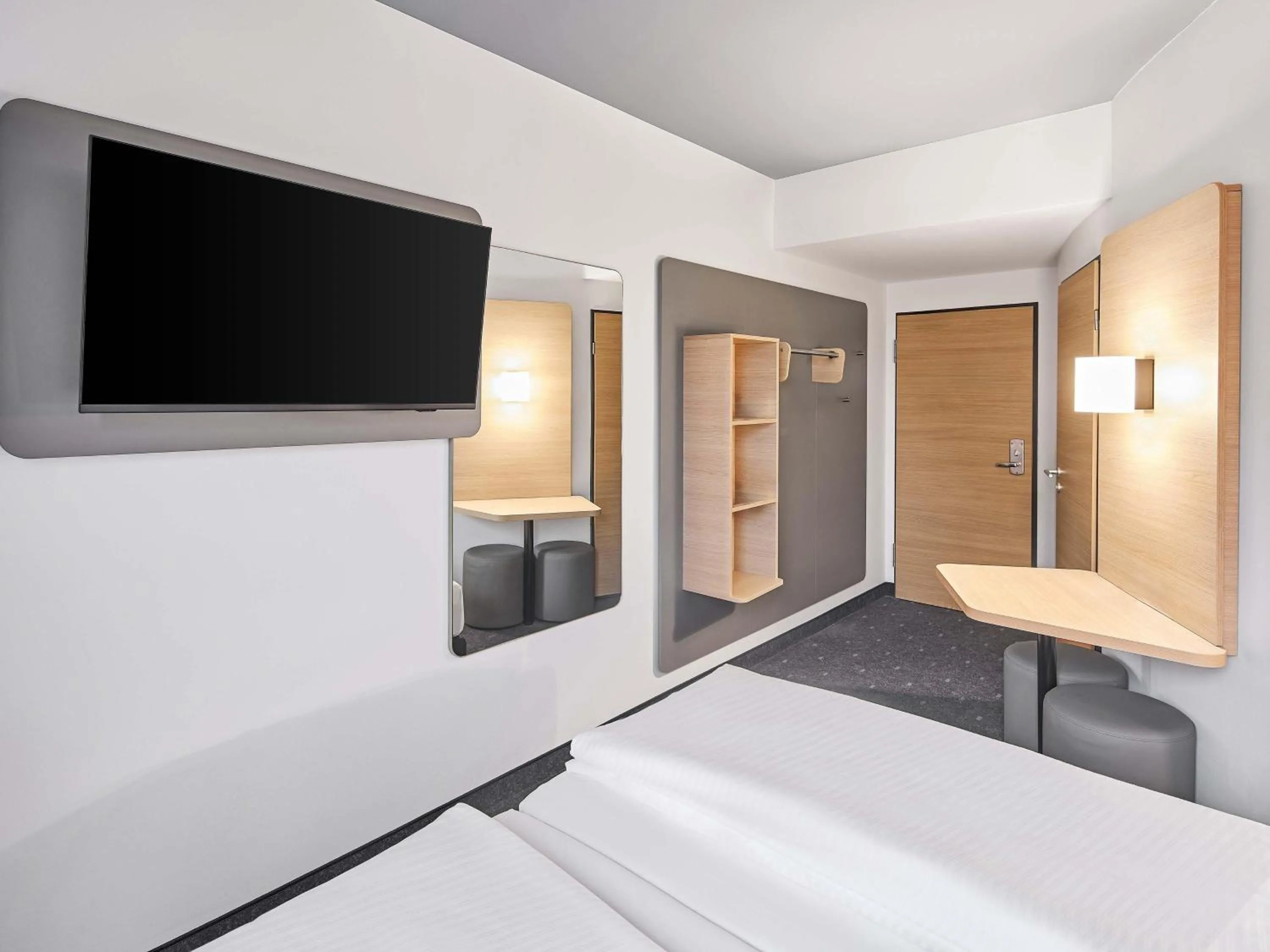 Photo of the whole room, Bed in B&B Hotel Köln-Messe