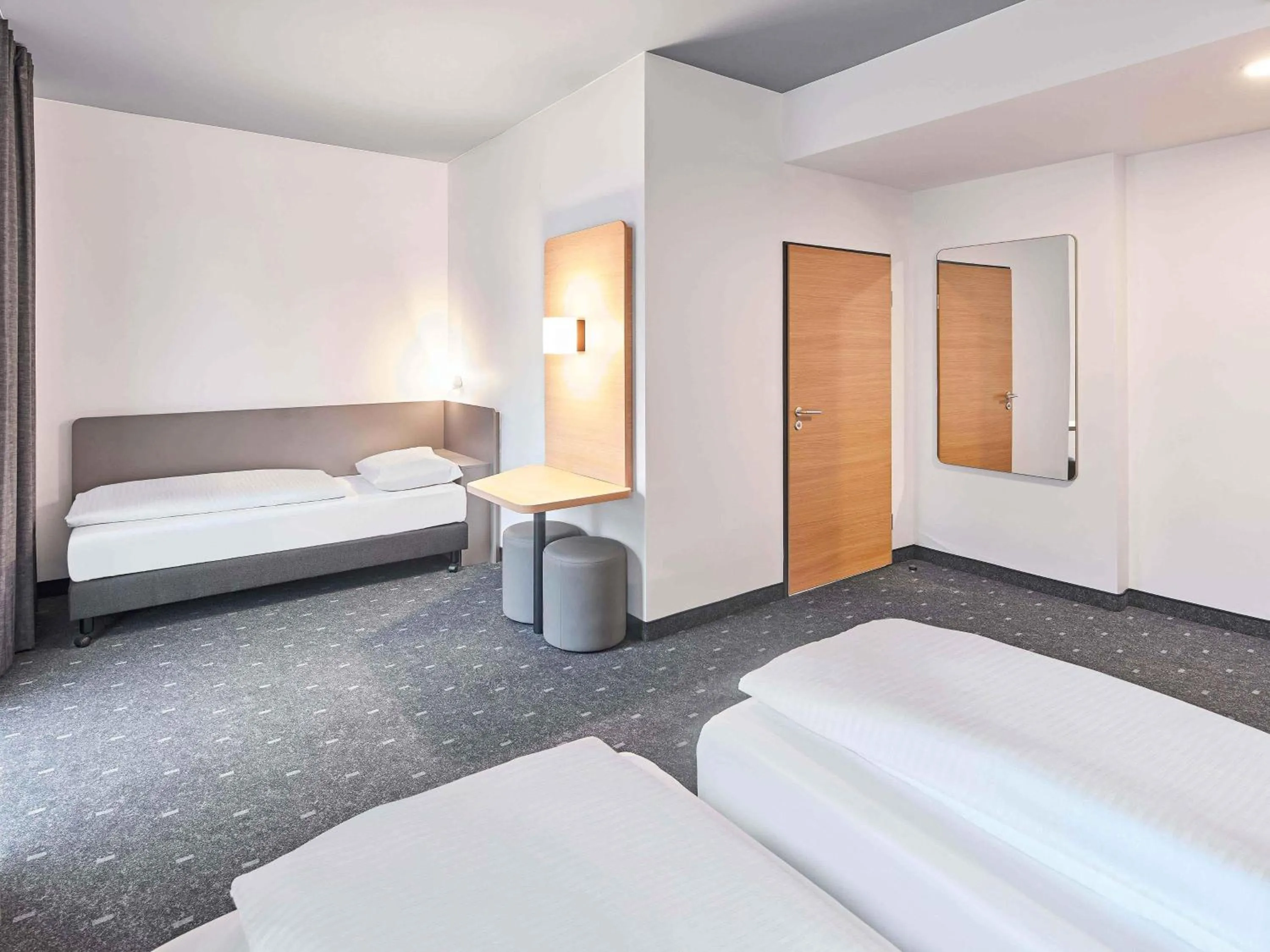 Photo of the whole room, Bed in B&B Hotel Köln-Messe