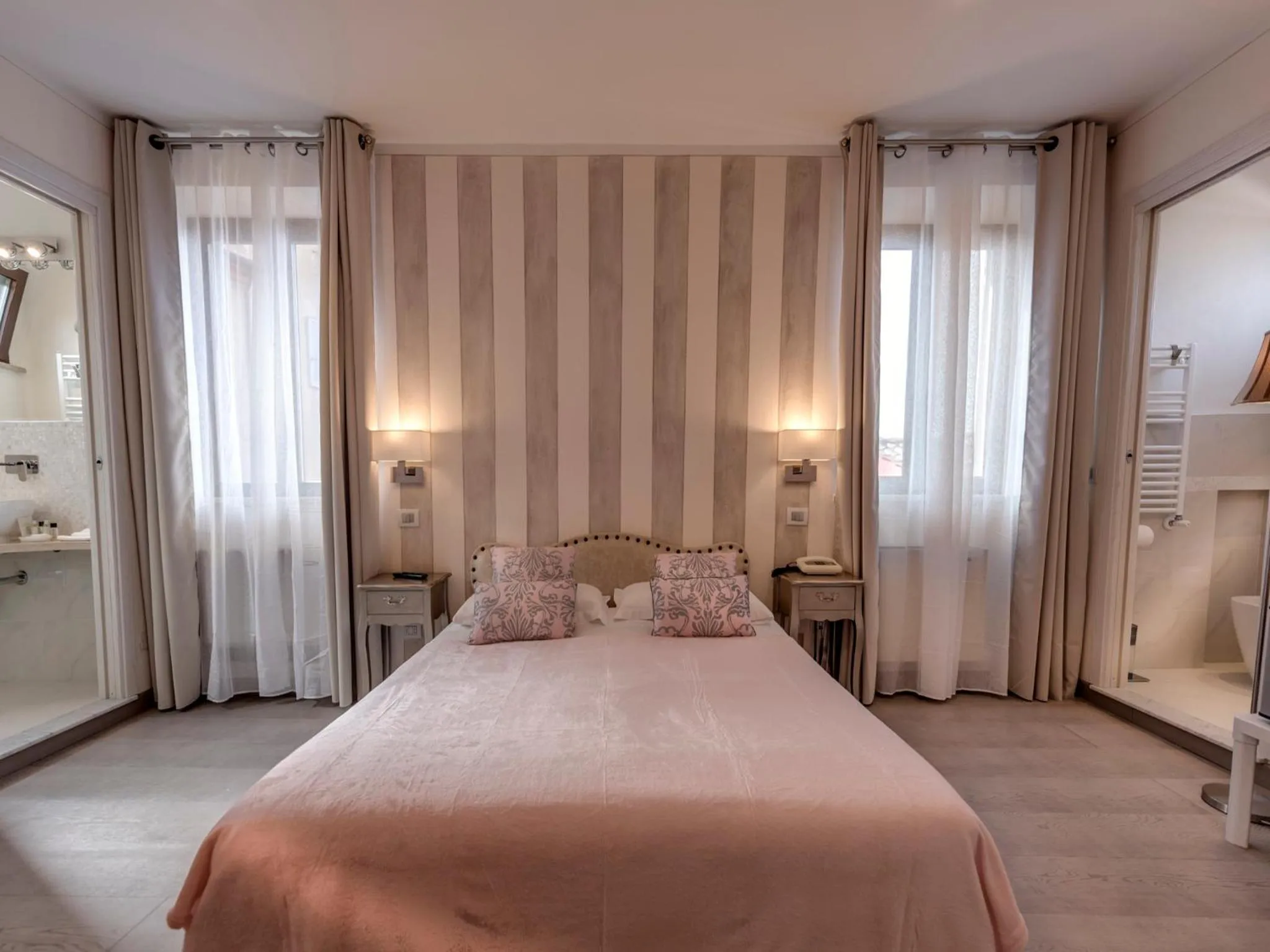 Photo of the whole room, Bed in Hotel Palagi