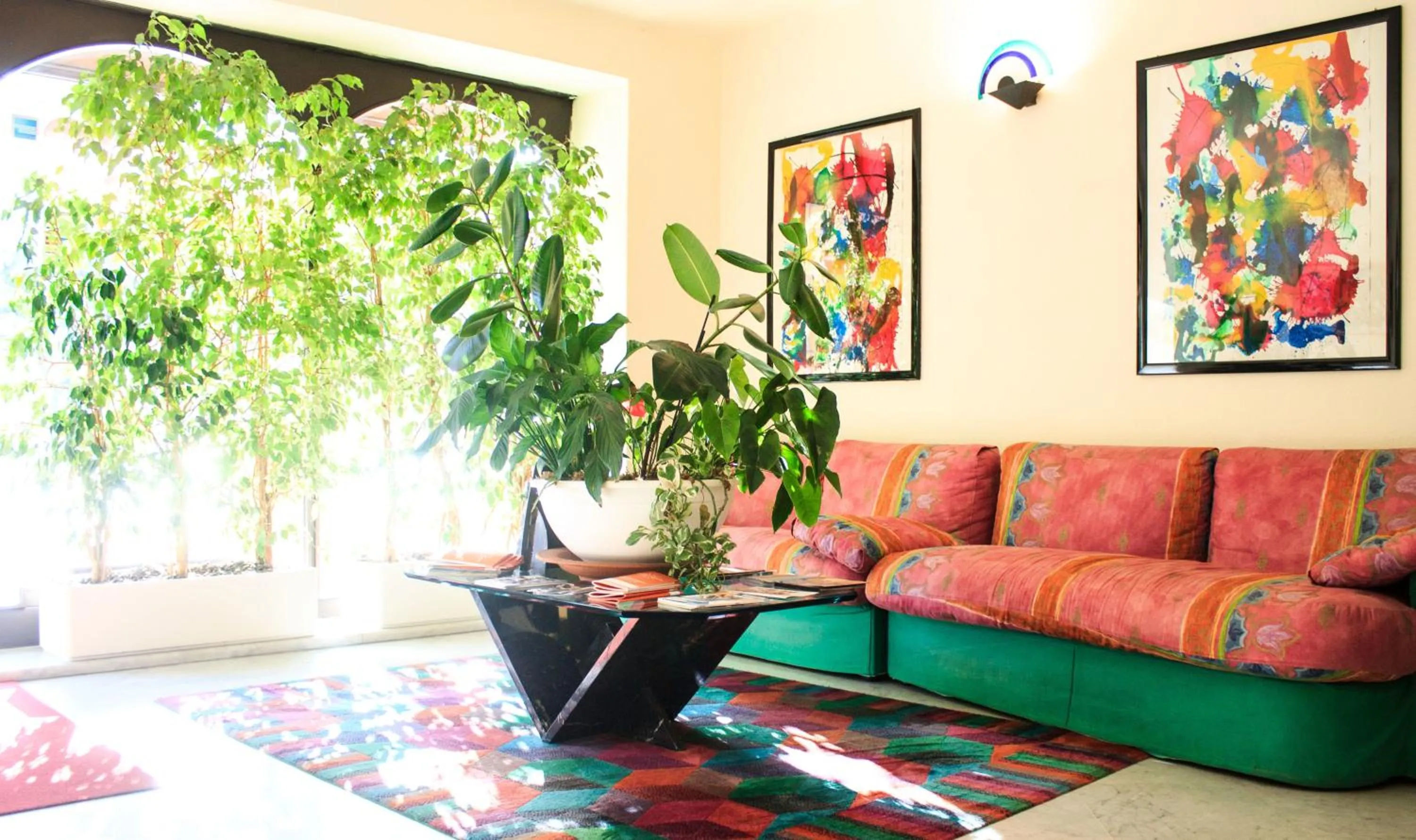 Communal lounge/ TV room in Hotel Palagi