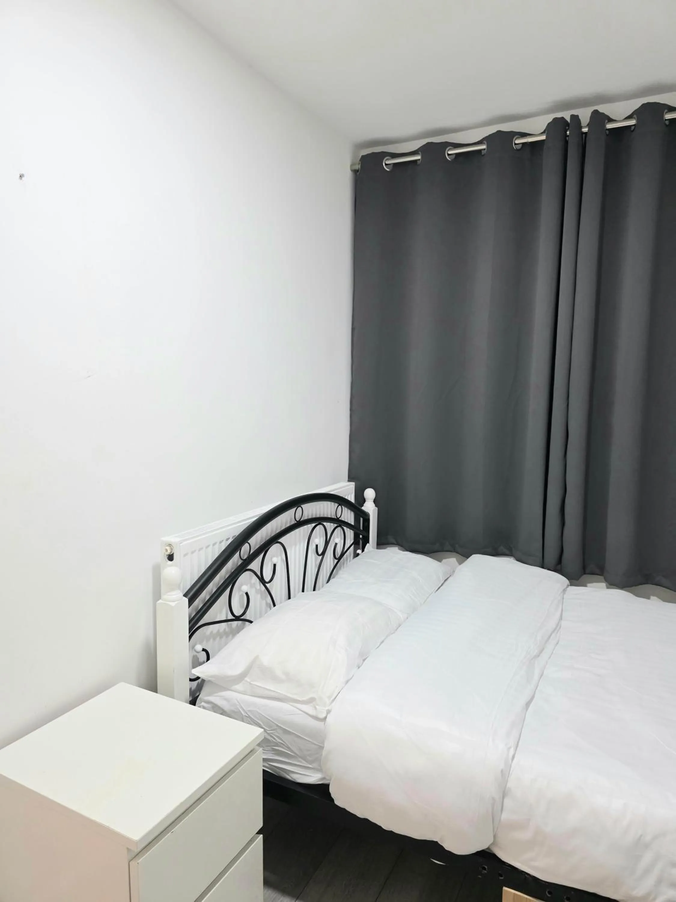 Bedroom, Bed in Baraka House Royal Victoria London by OYO