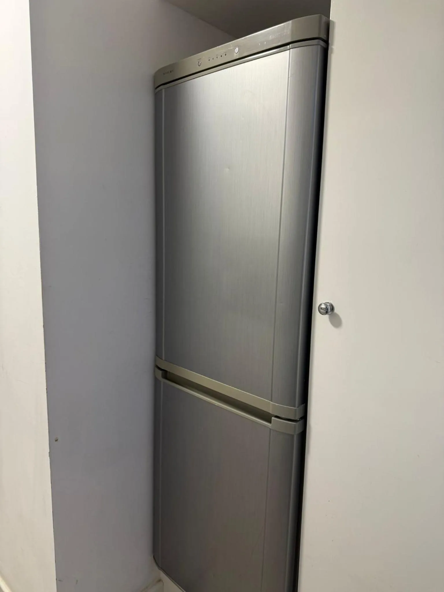 wardrobe in Baraka House Royal Victoria London by OYO