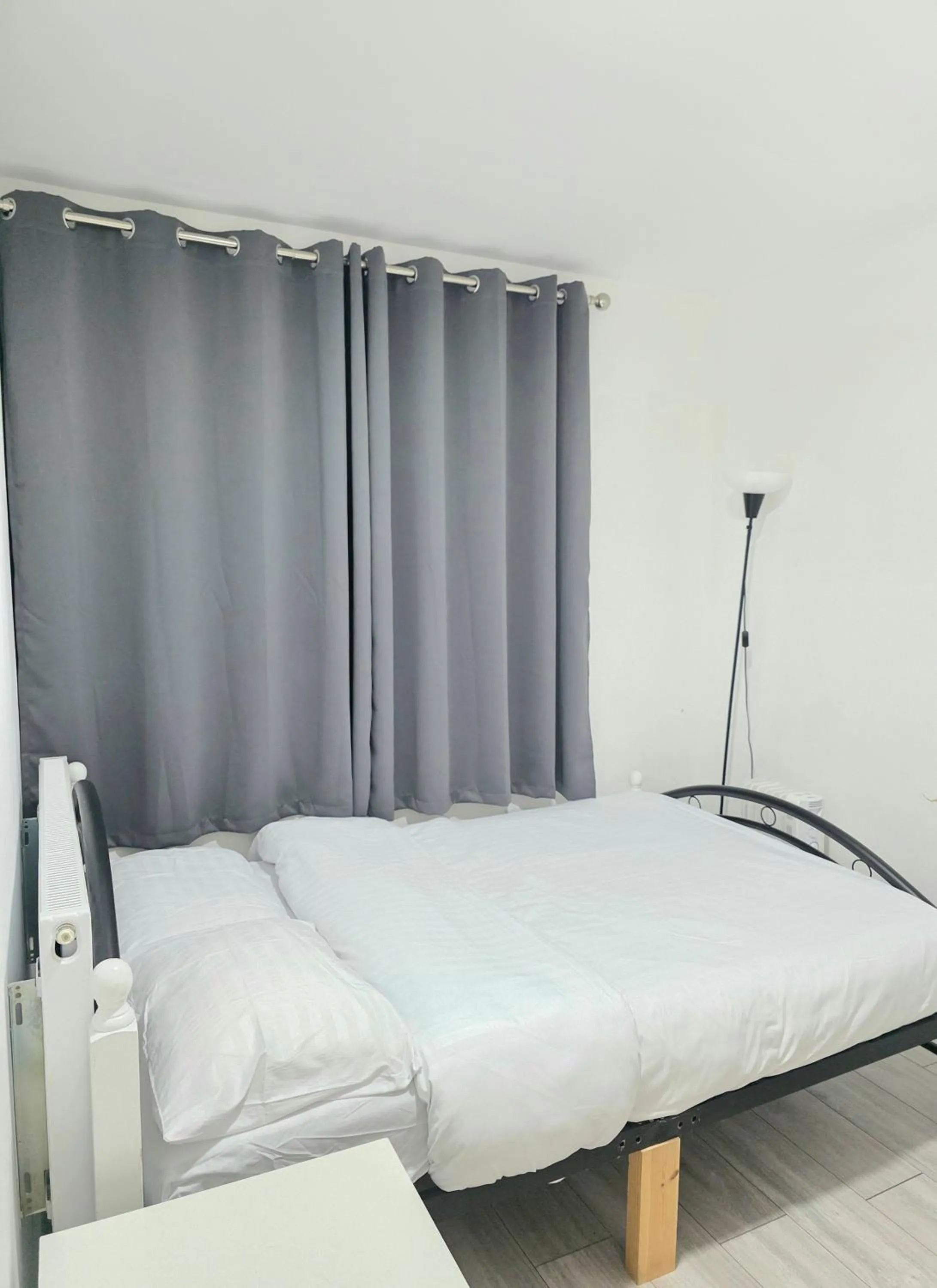 Bedroom, Bed in Baraka House Royal Victoria London by OYO