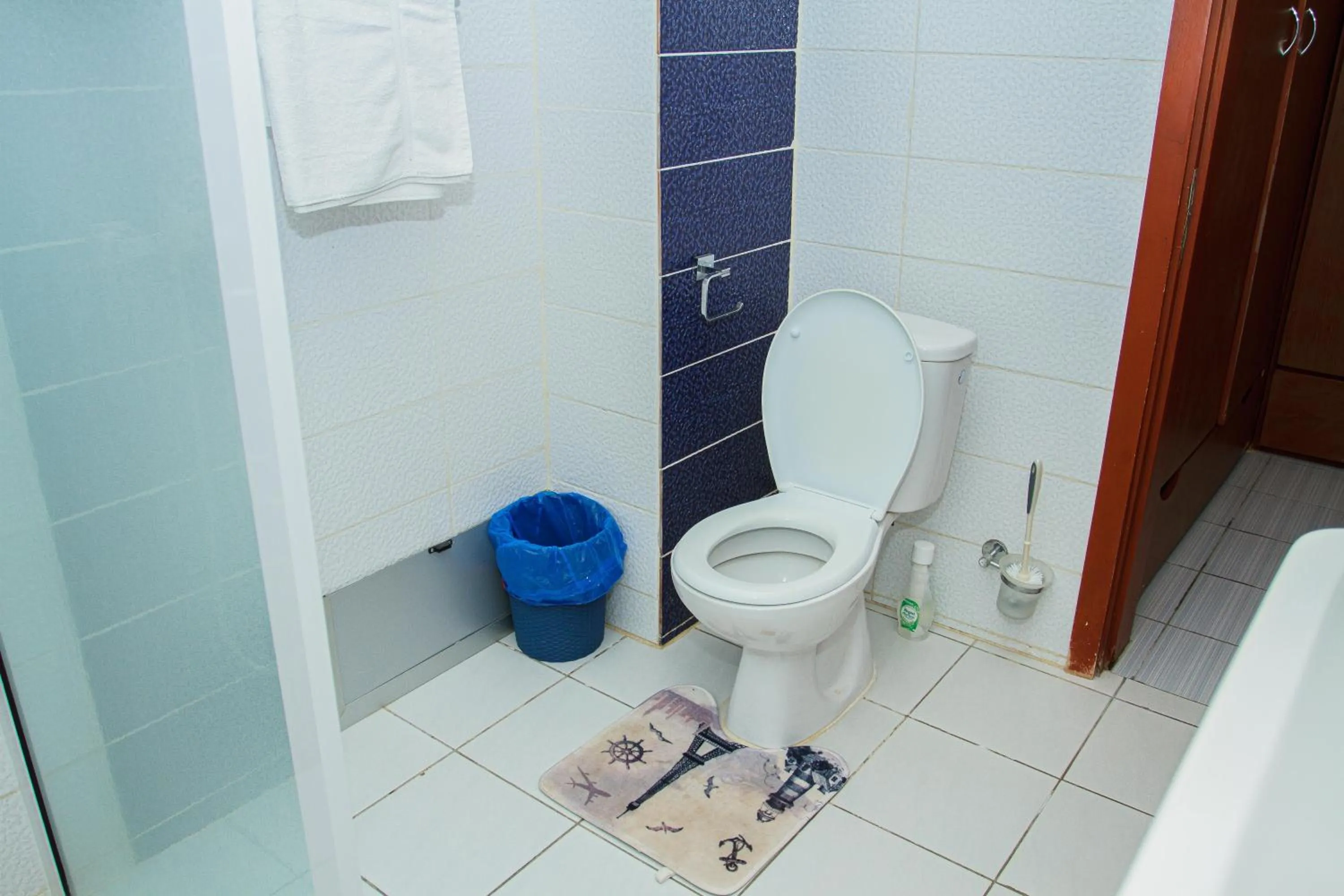 Toilet in Residences Saint Pierre