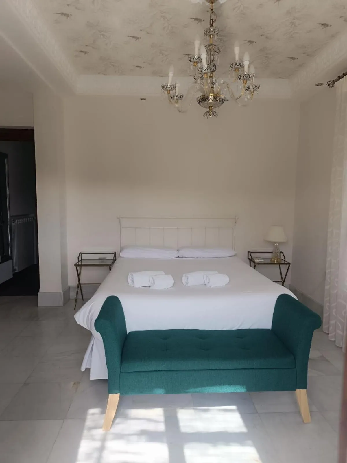 Bedroom, Bed in Suite Comares