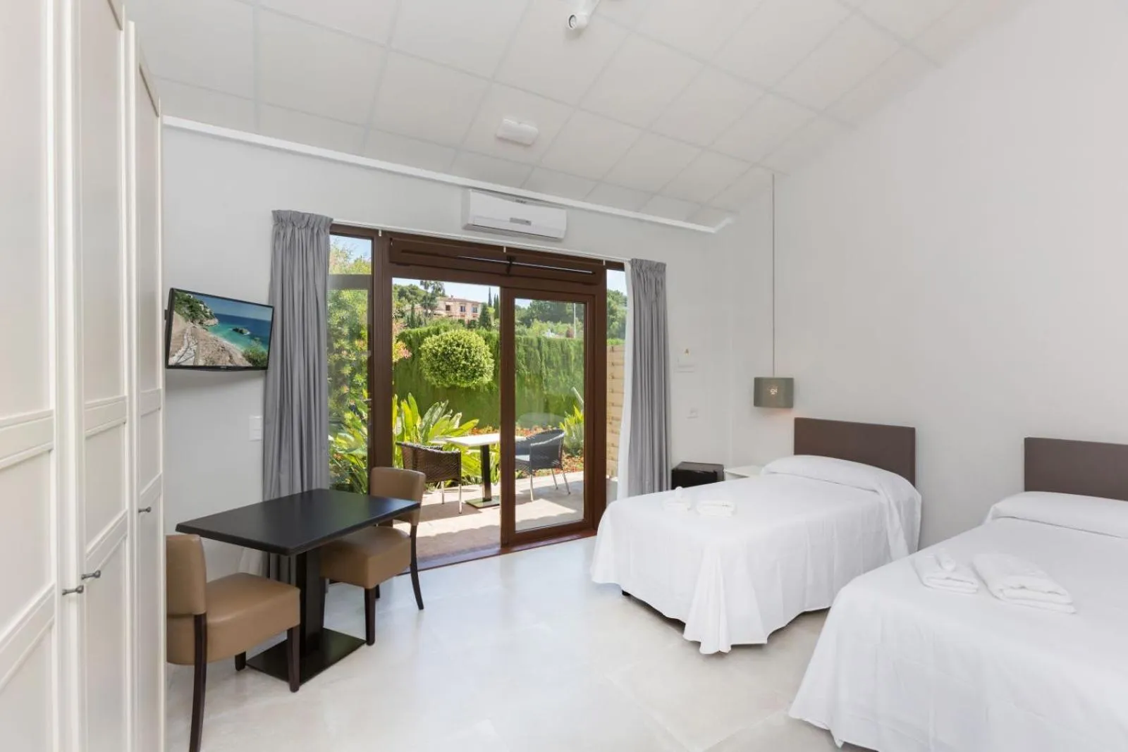 Bed in Hotel Fortuny javea