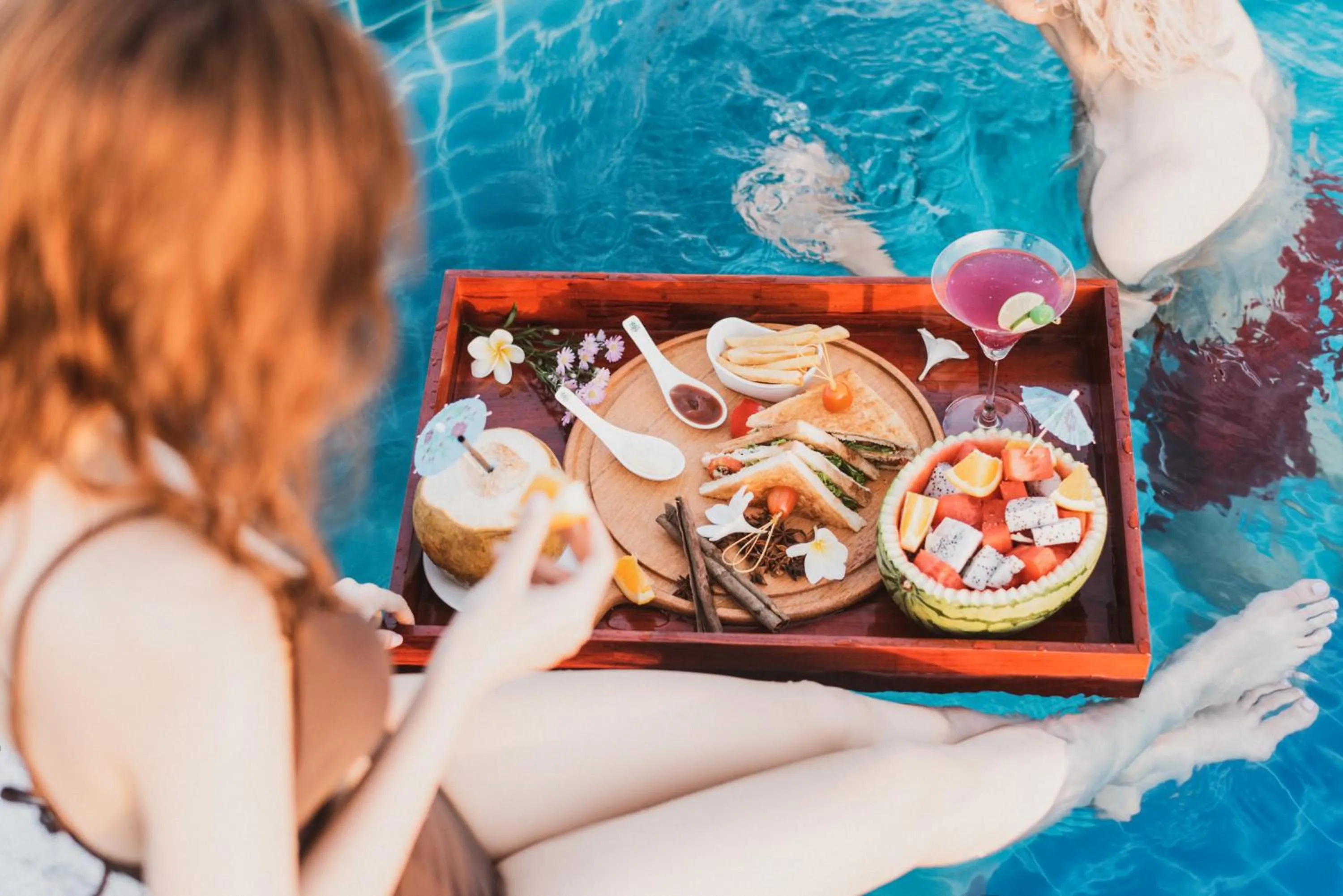 Food and drinks in Qualia De Hôtel Hoi An - Rooftop Bar City View