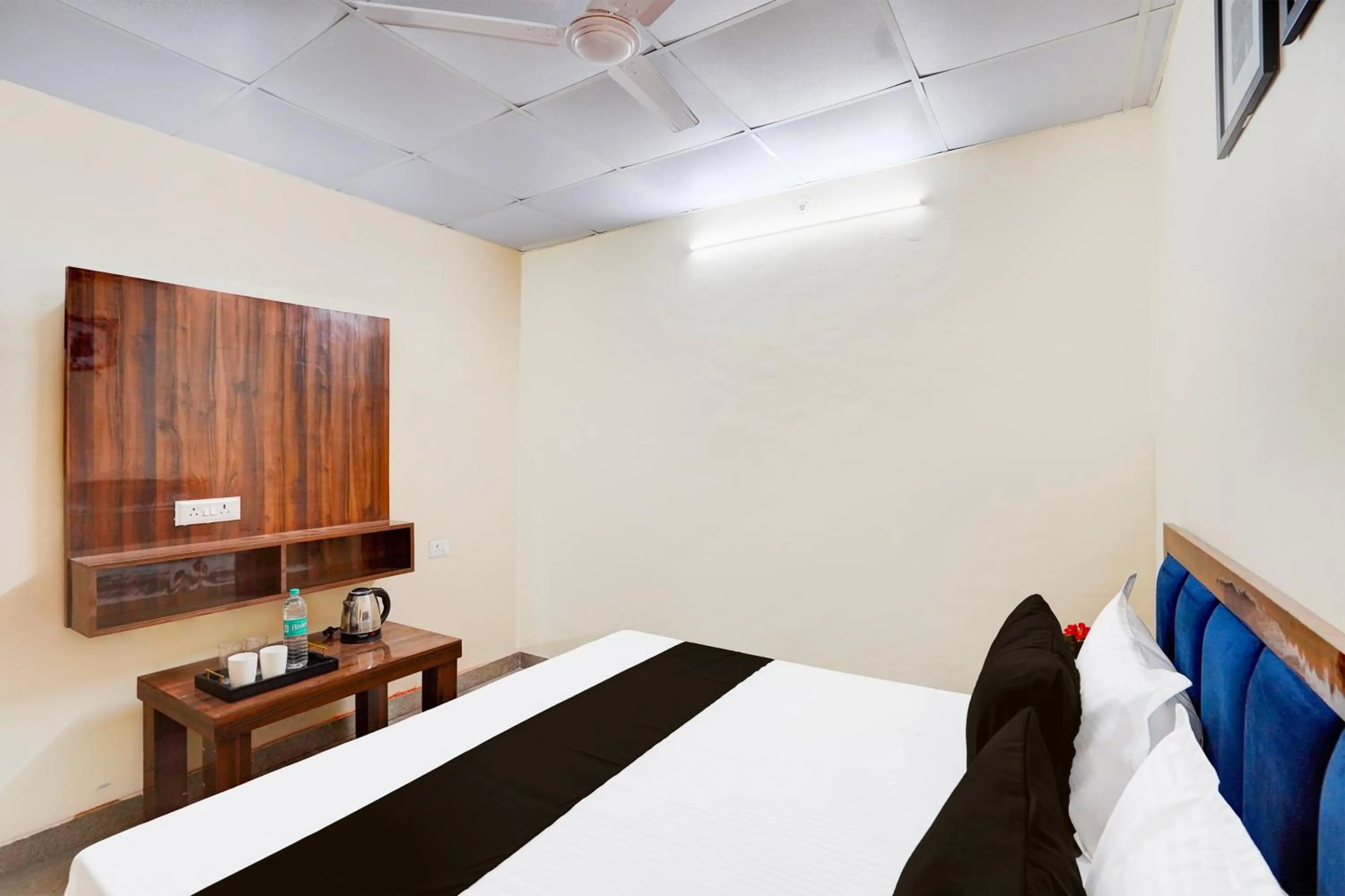 Bedroom in Hotel O Crystal Inn