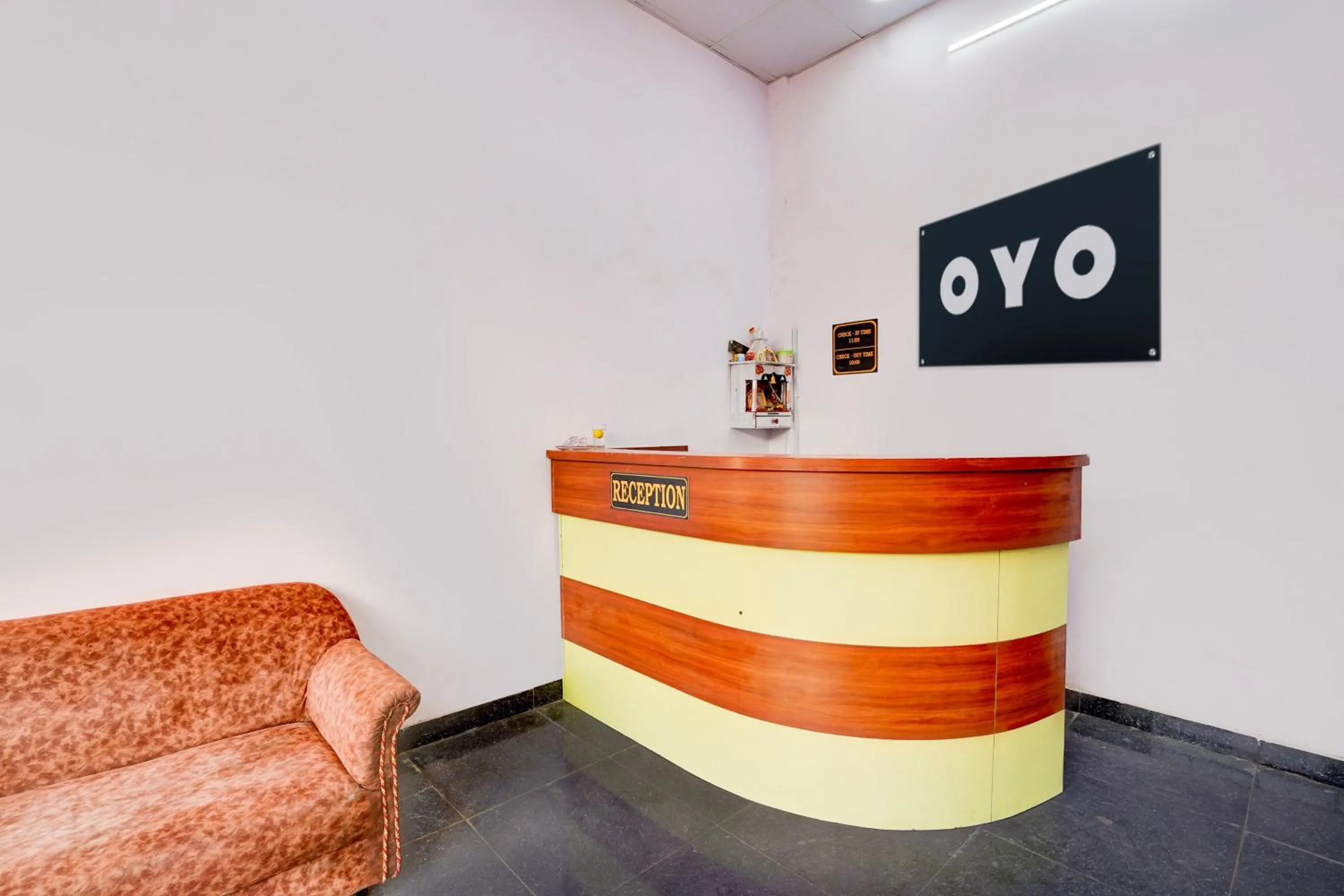 Lobby or reception in Hotel O Crystal Inn