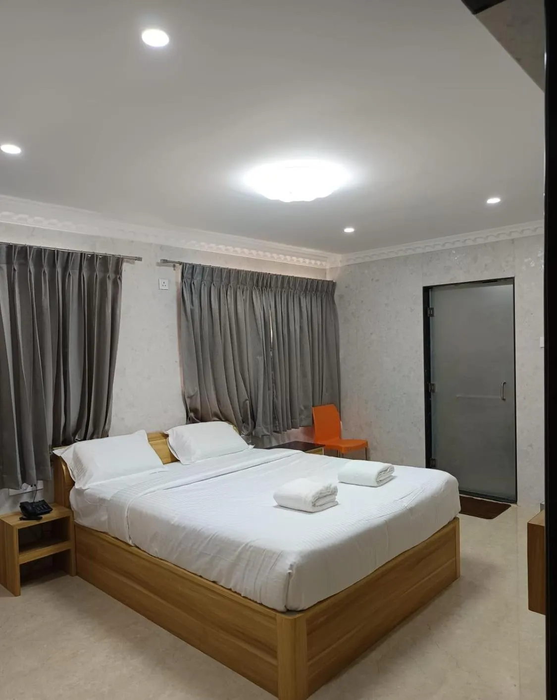 Photo of the whole room, Bed in Arasan Residency