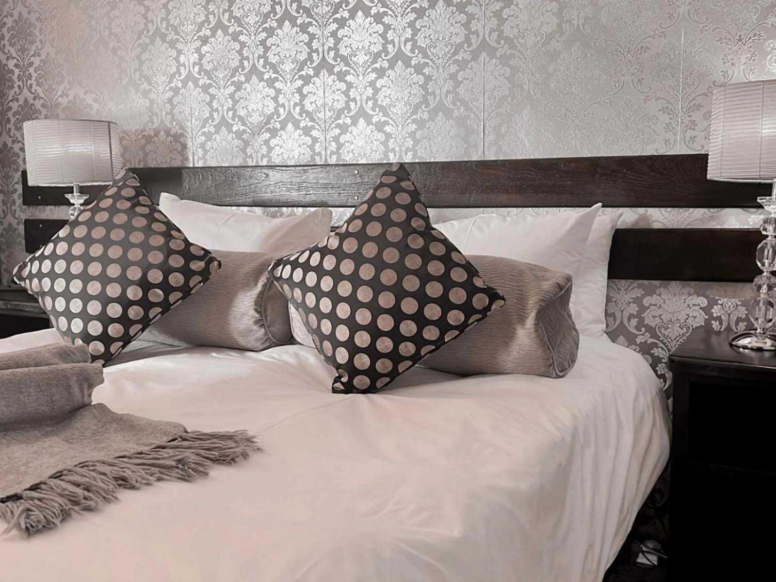 Bed in Casa Blanca Boutique Hotel Pension