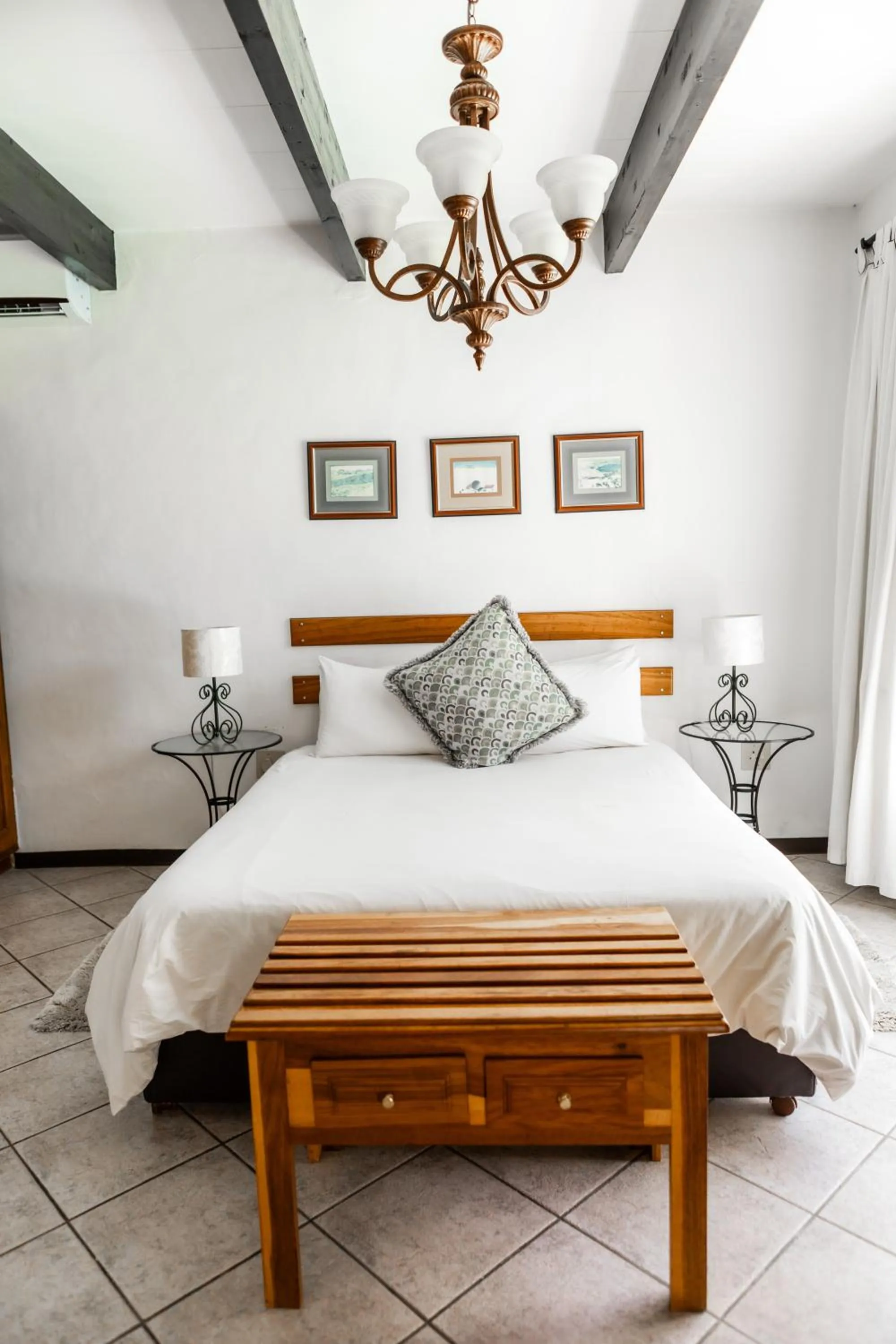 Bed in Casa Blanca Boutique Hotel Pension