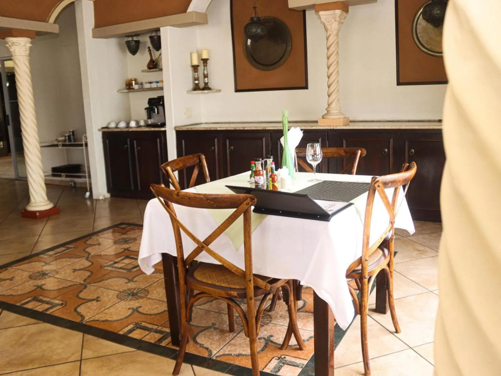 Dining area in Casa Blanca Boutique Hotel Pension