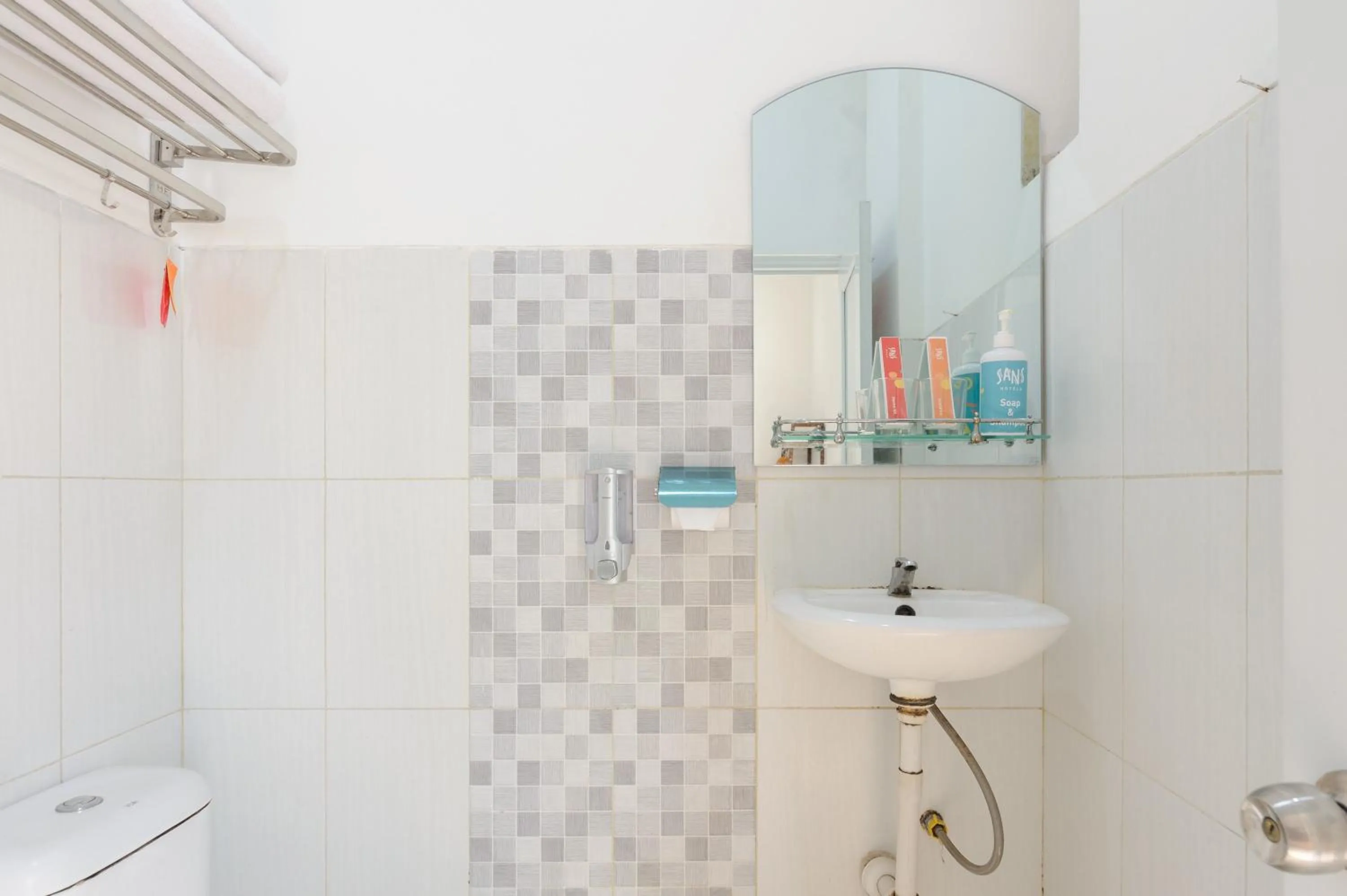 Bathroom in Sans Hotel La Vida Malang