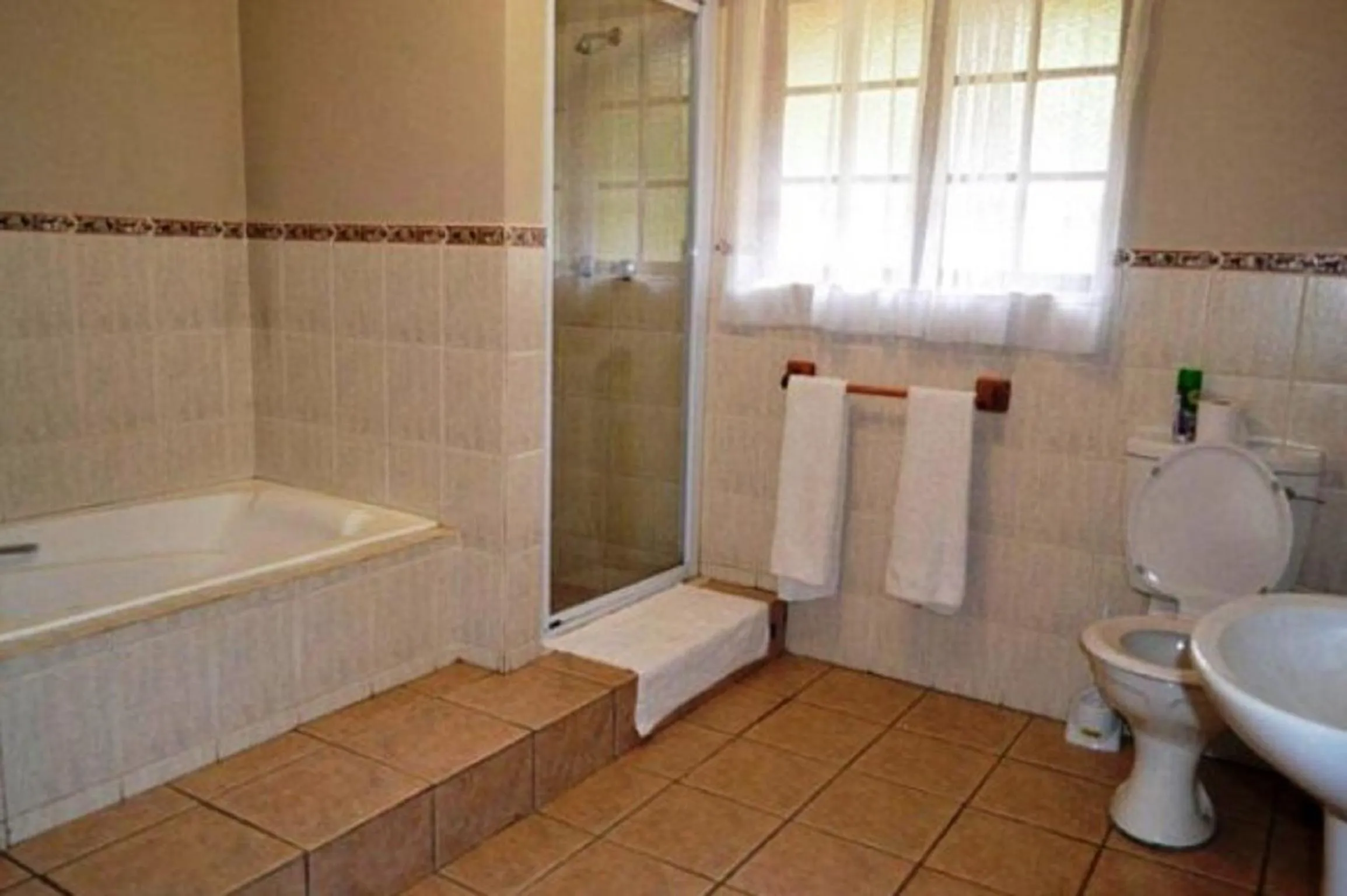 Bathroom in Ascot Bush Lodge