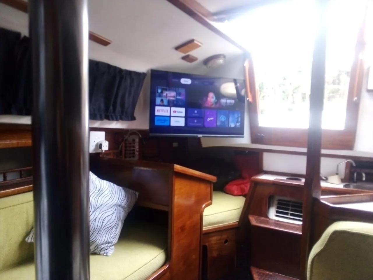 TV and multimedia in Ascot Bush Lodge