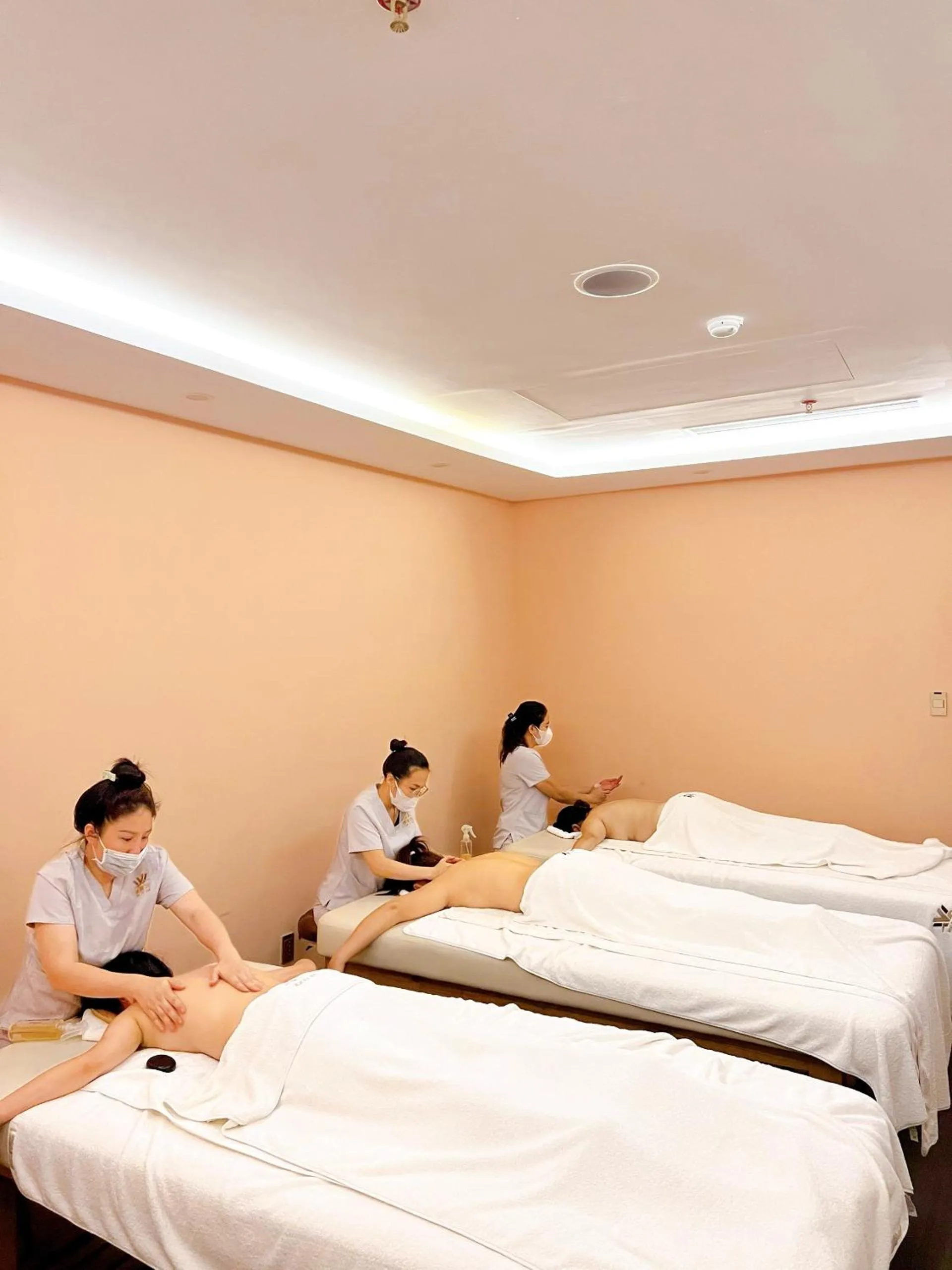 Spa and wellness centre/facilities in Wah Fu Hotel
