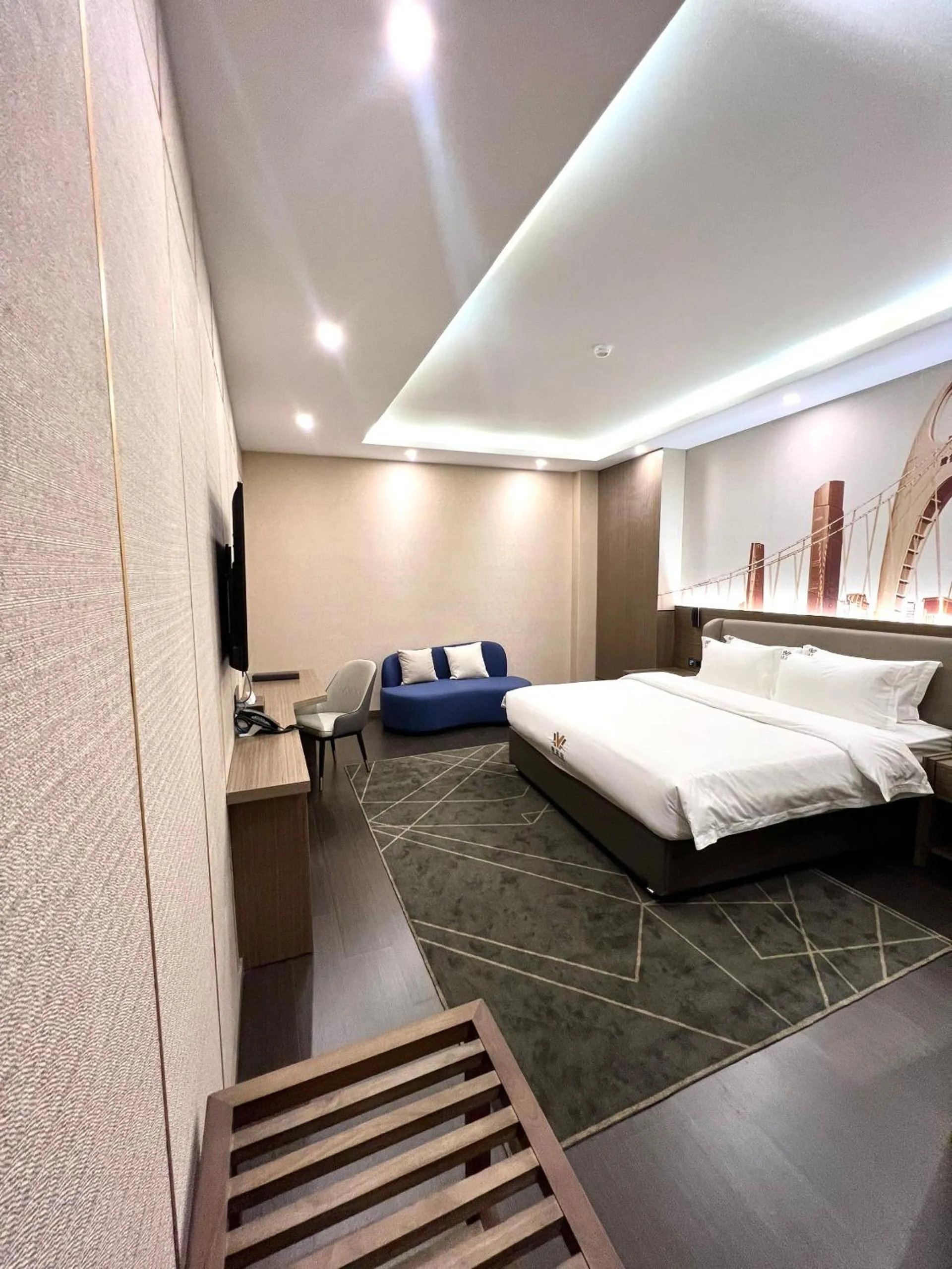 Photo of the whole room, Bed in Wah Fu Hotel