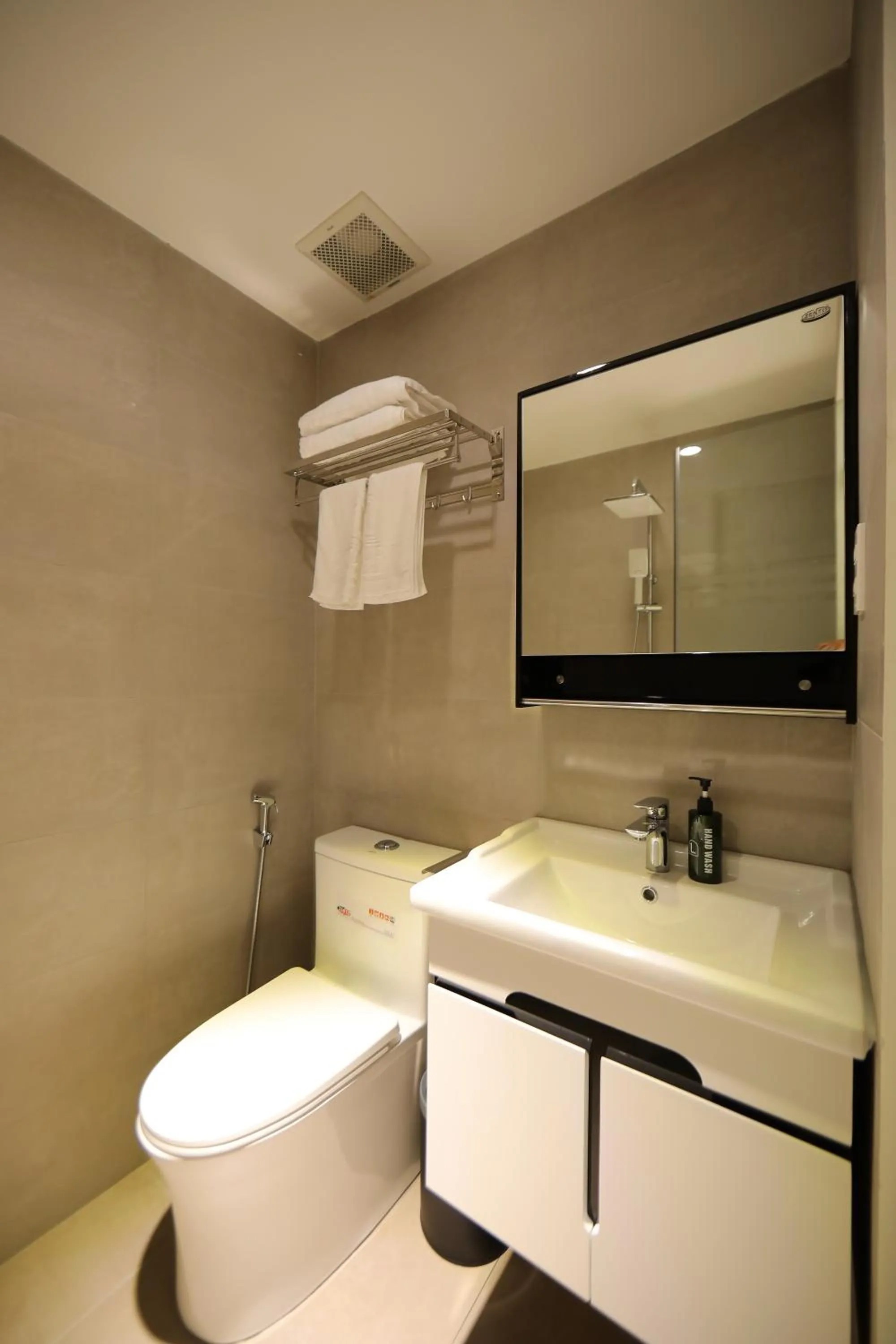 Bathroom in Lanura Saigon Boutique Hotel