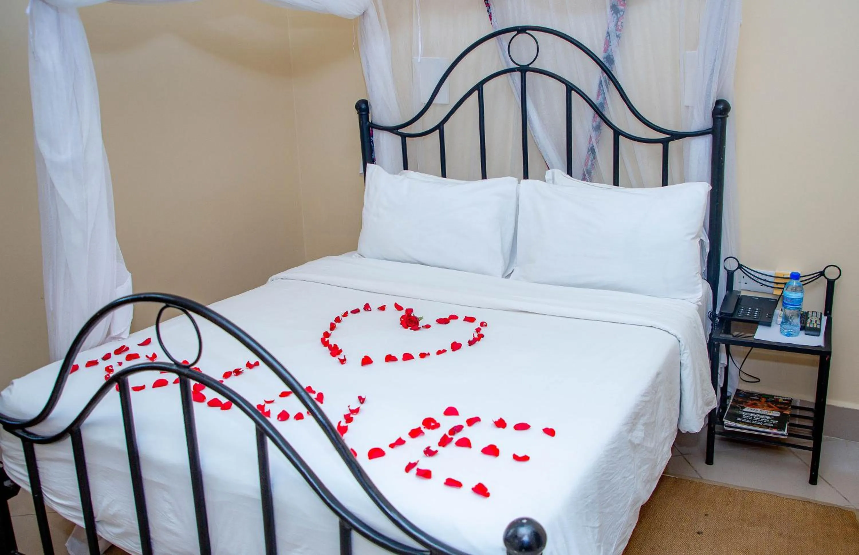 Bedroom, Bed in KAYS LODGE