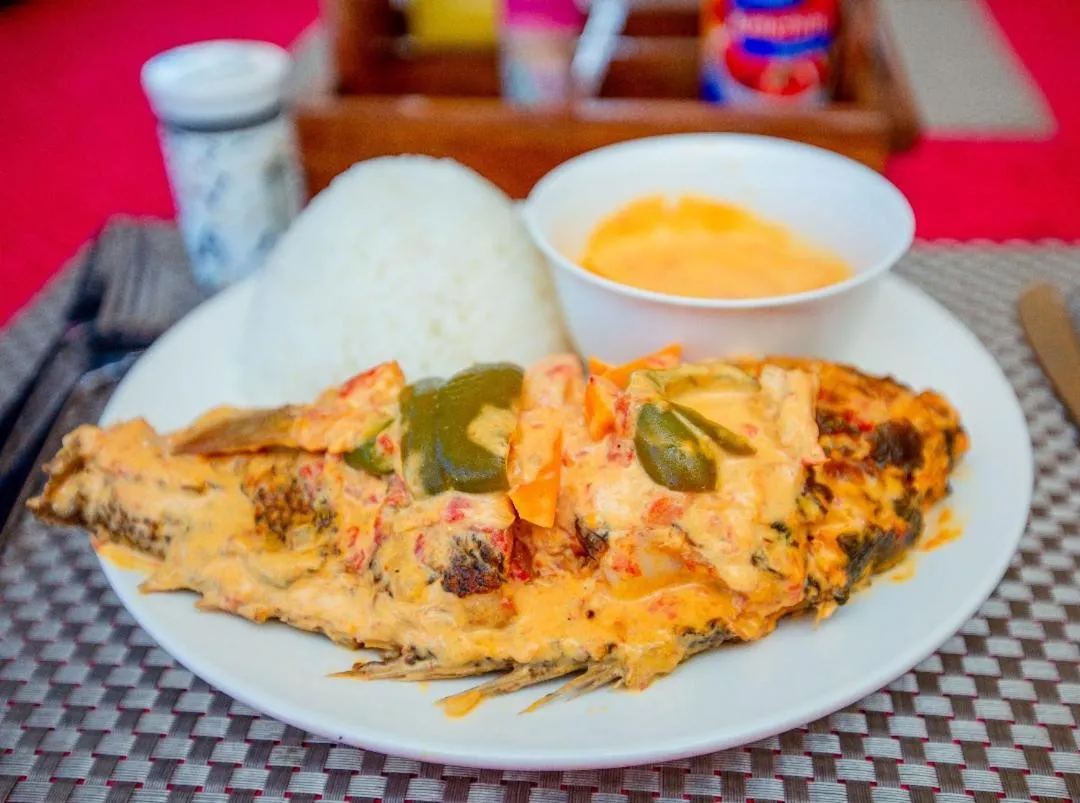Restaurant/places to eat in KAYS LODGE
