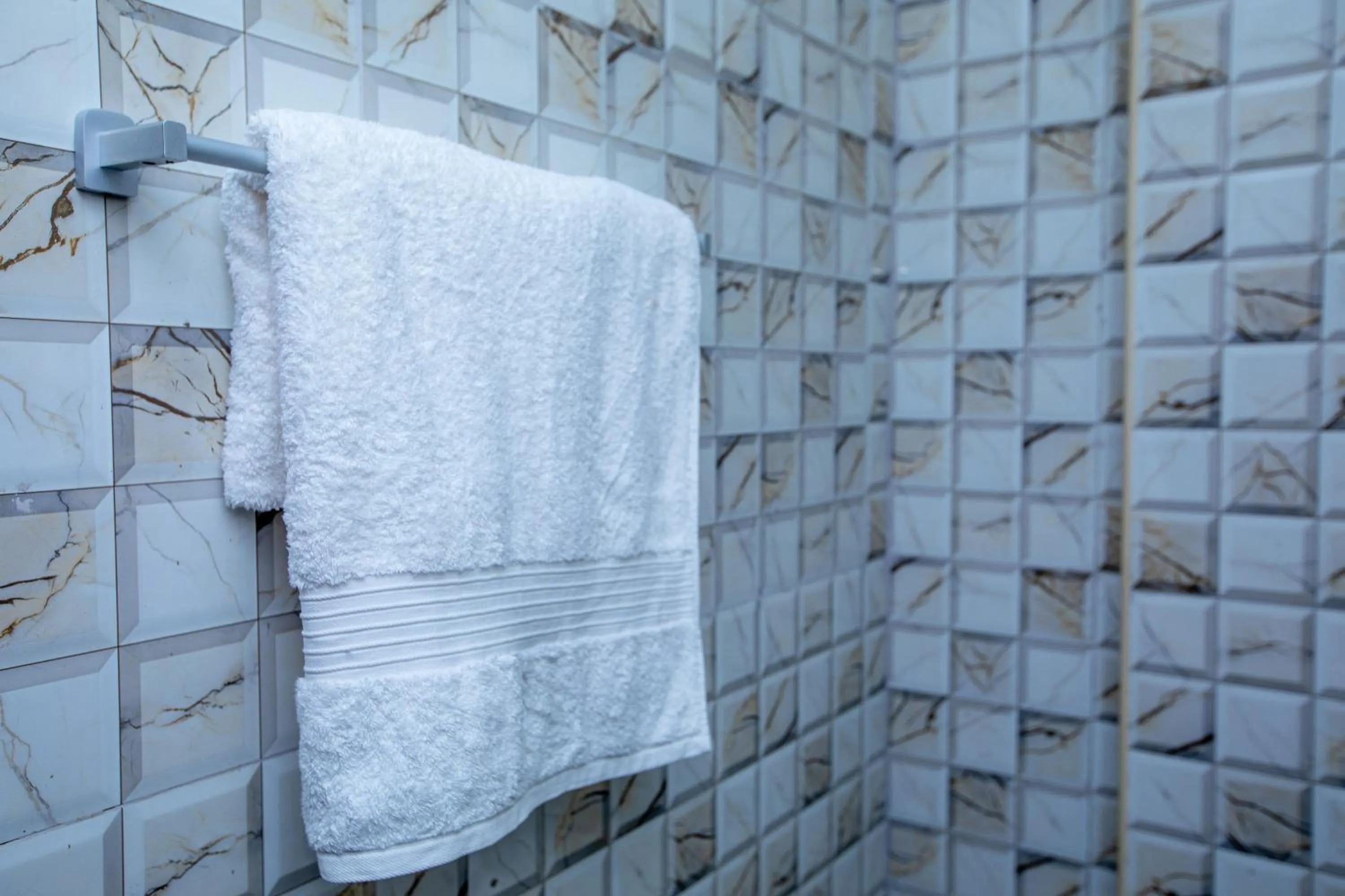 Shower in KAYS LODGE
