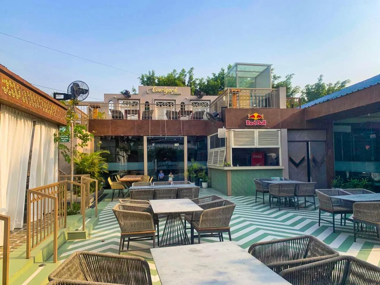 Restaurant/places to eat in Pink Villa Boutique Hotel