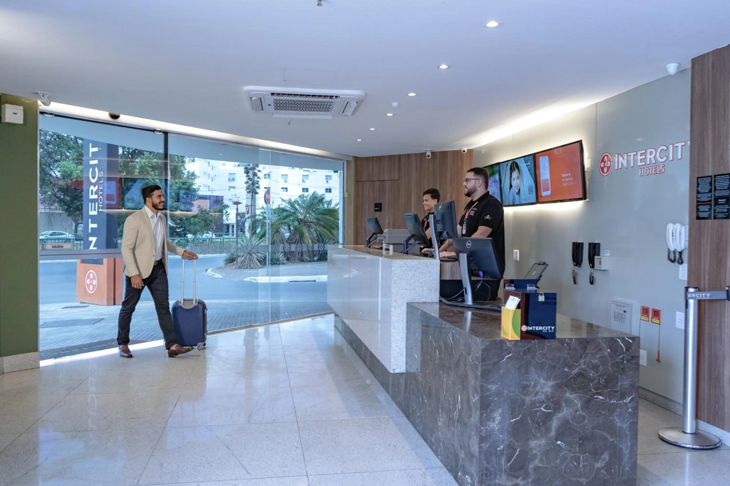 Lobby or reception in Intercity Montes Claros