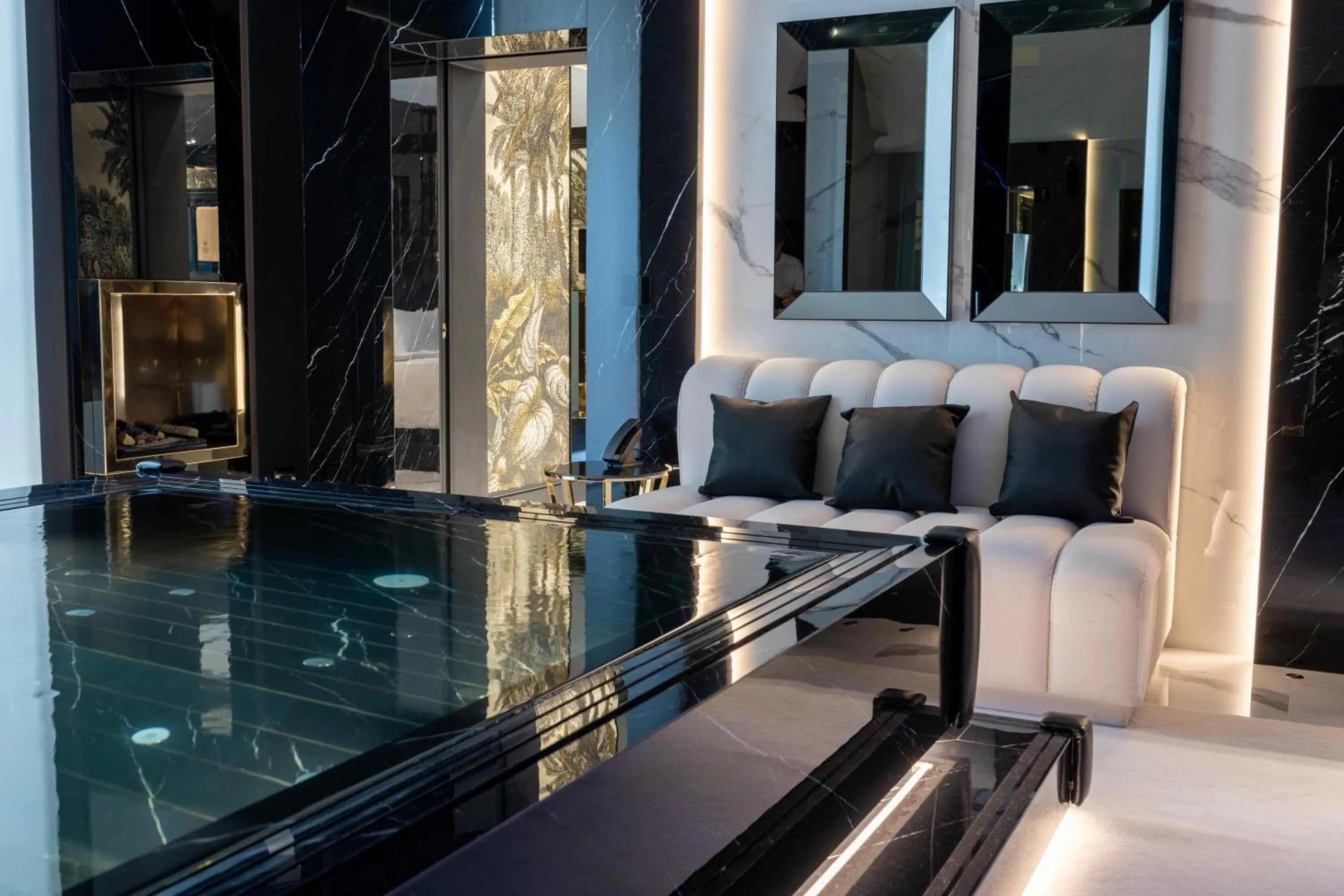 Hot Tub in Bra Hotel