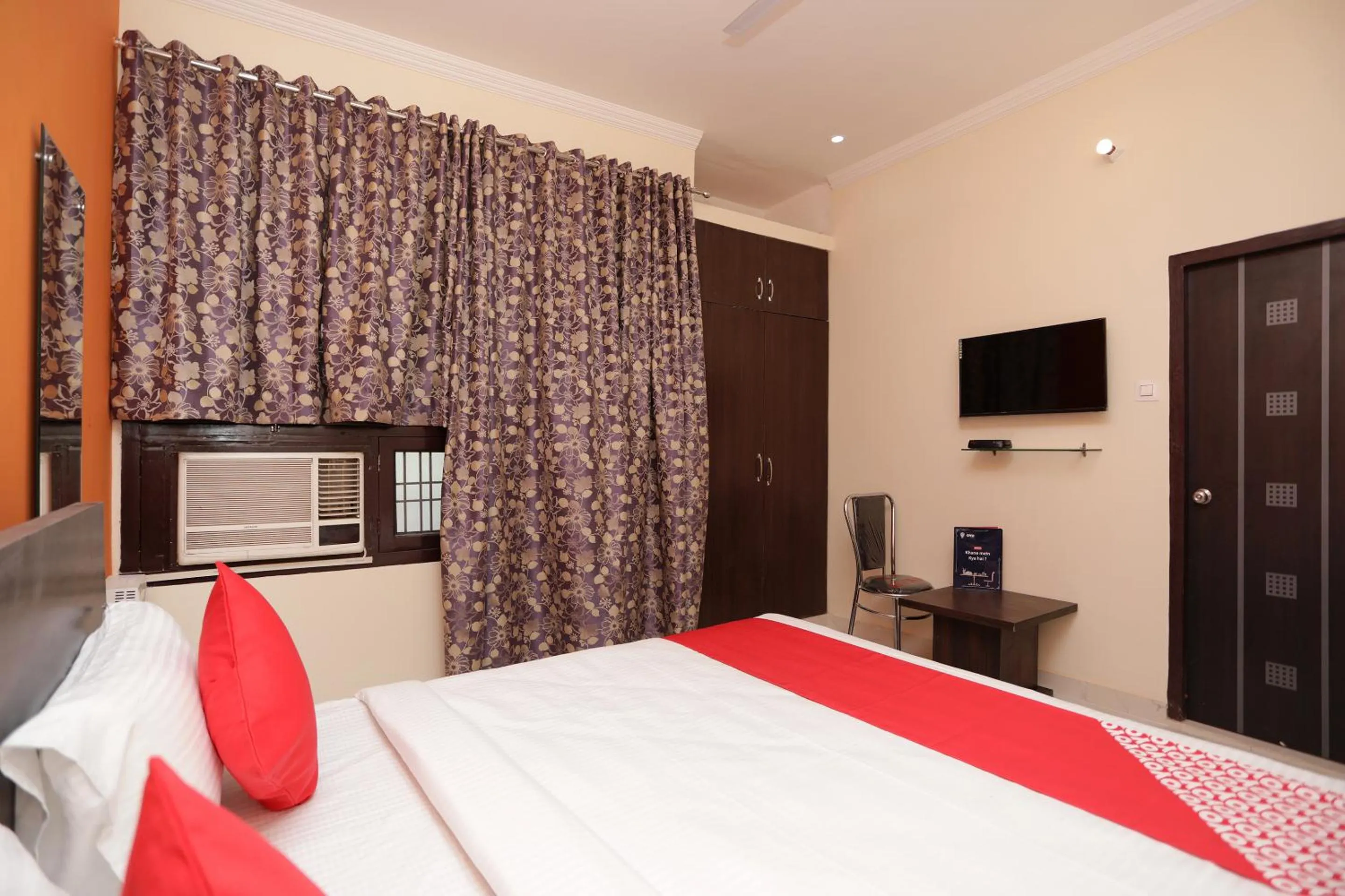 Bedroom, Bed in Hotel O Greenview Inn