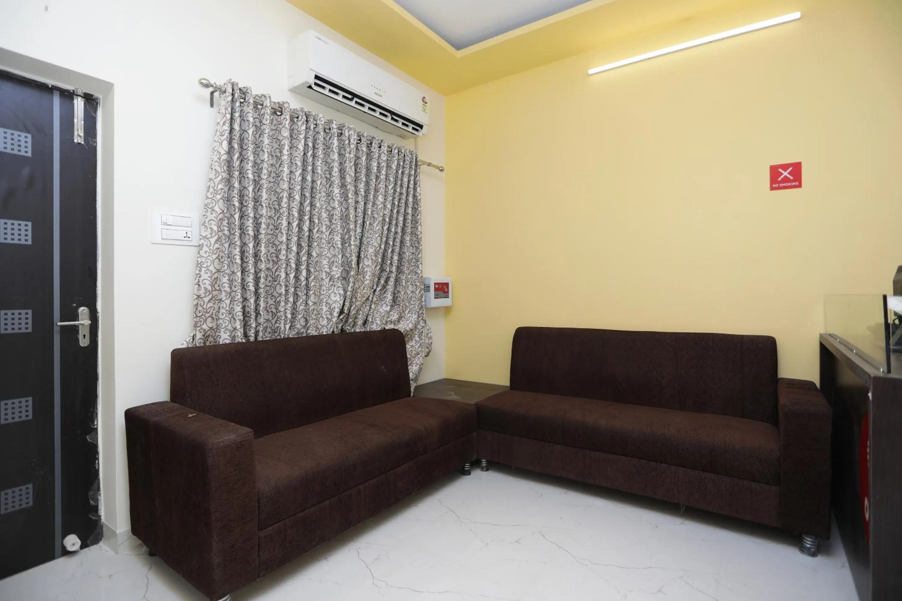 Lobby or reception in Hotel O Greenview Inn