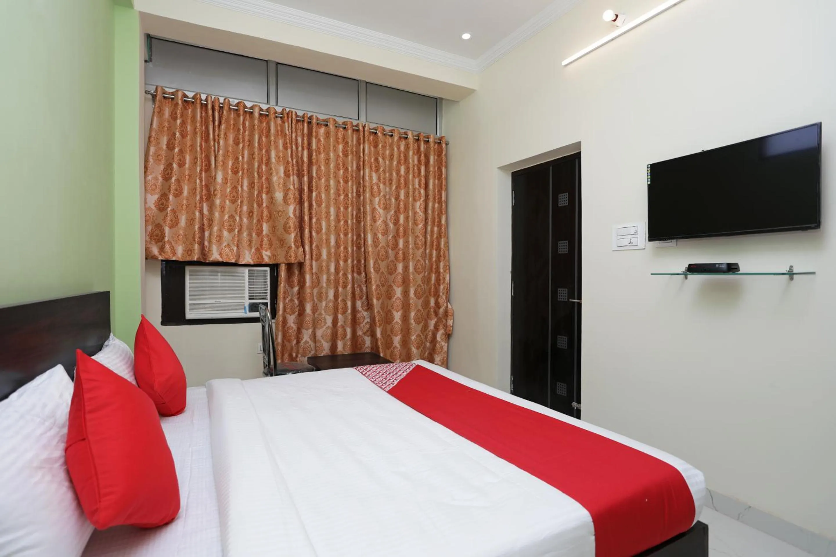 Bed in Hotel O Greenview Inn