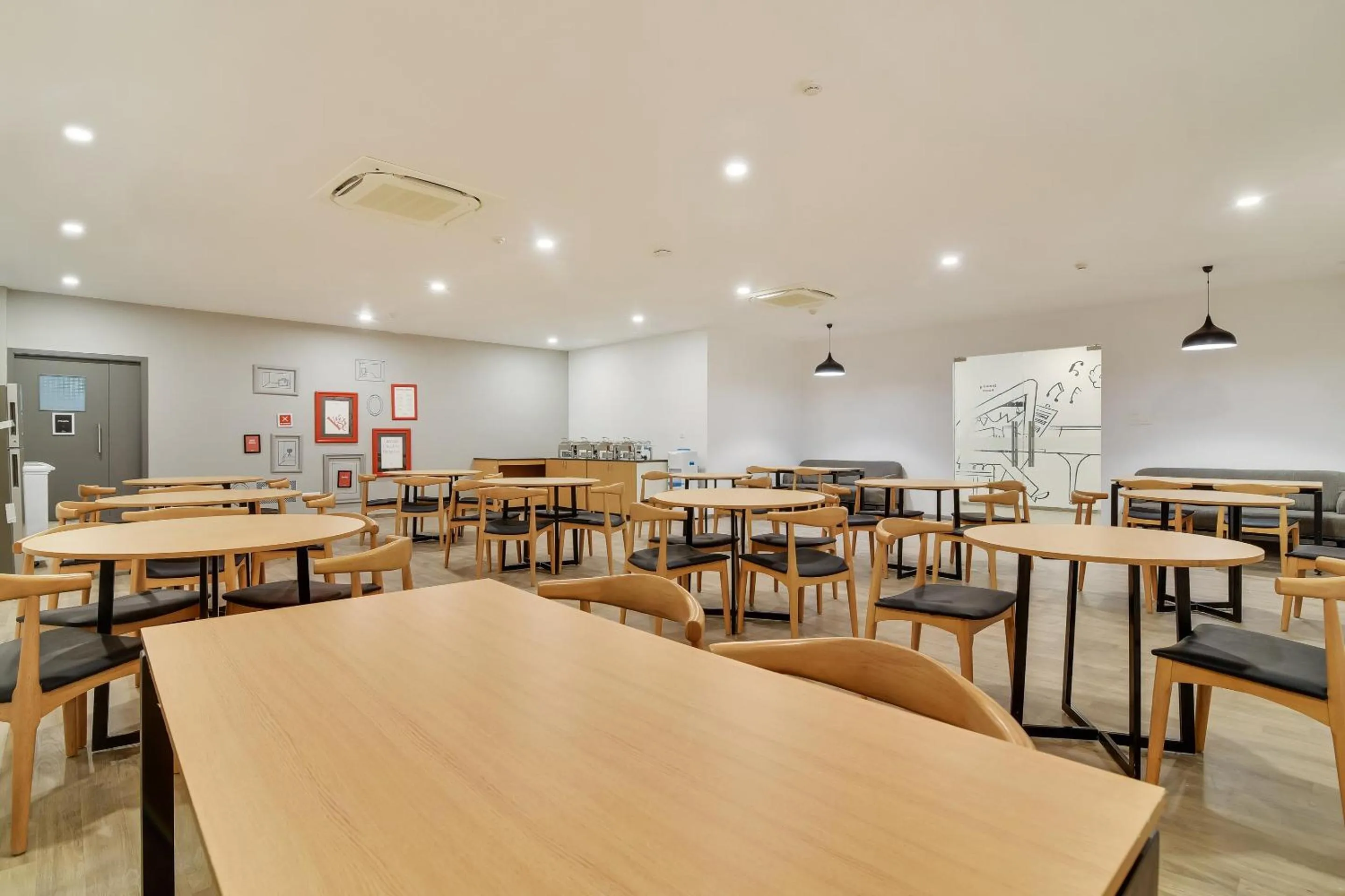 Restaurant/places to eat in Townhouse Kovilambakkam