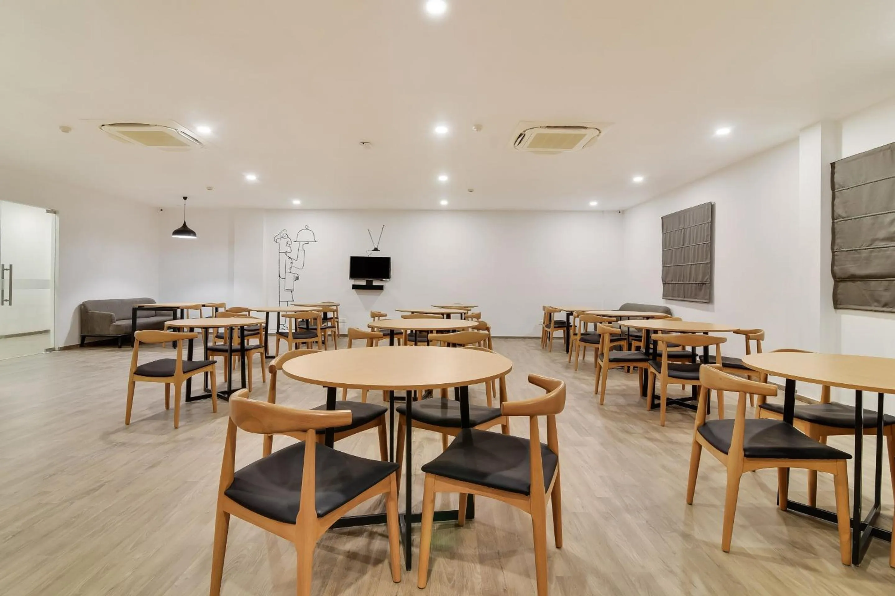 Restaurant/places to eat in Townhouse Kovilambakkam