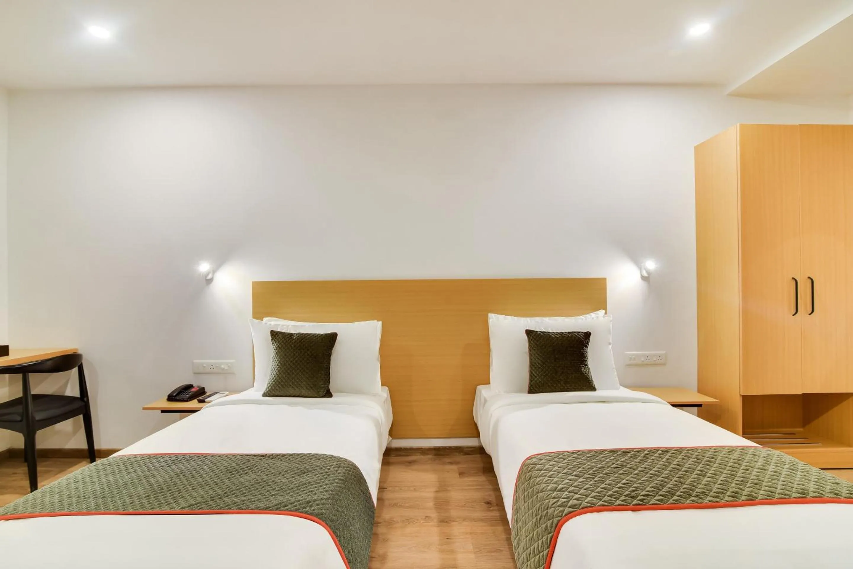 Bedroom, Bed in Townhouse Kovilambakkam