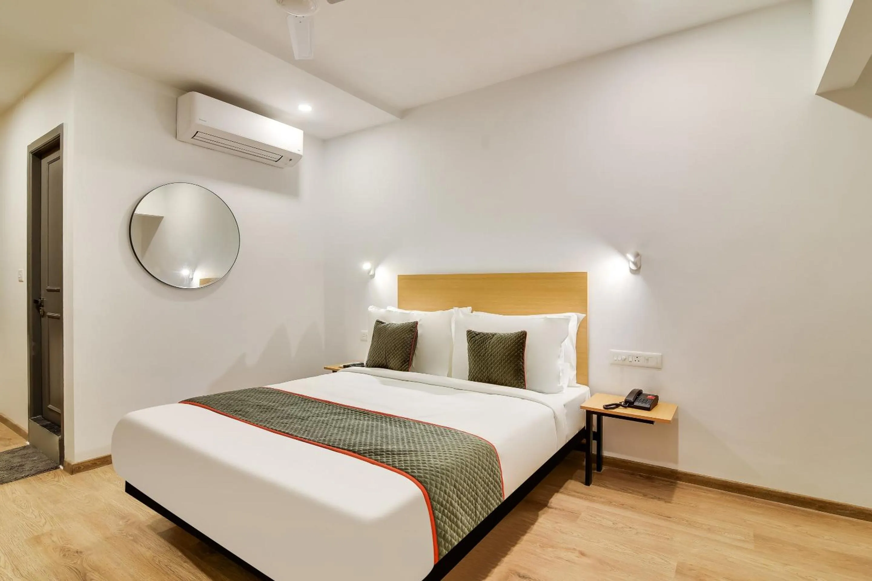 Bedroom, Bed in Townhouse Kovilambakkam