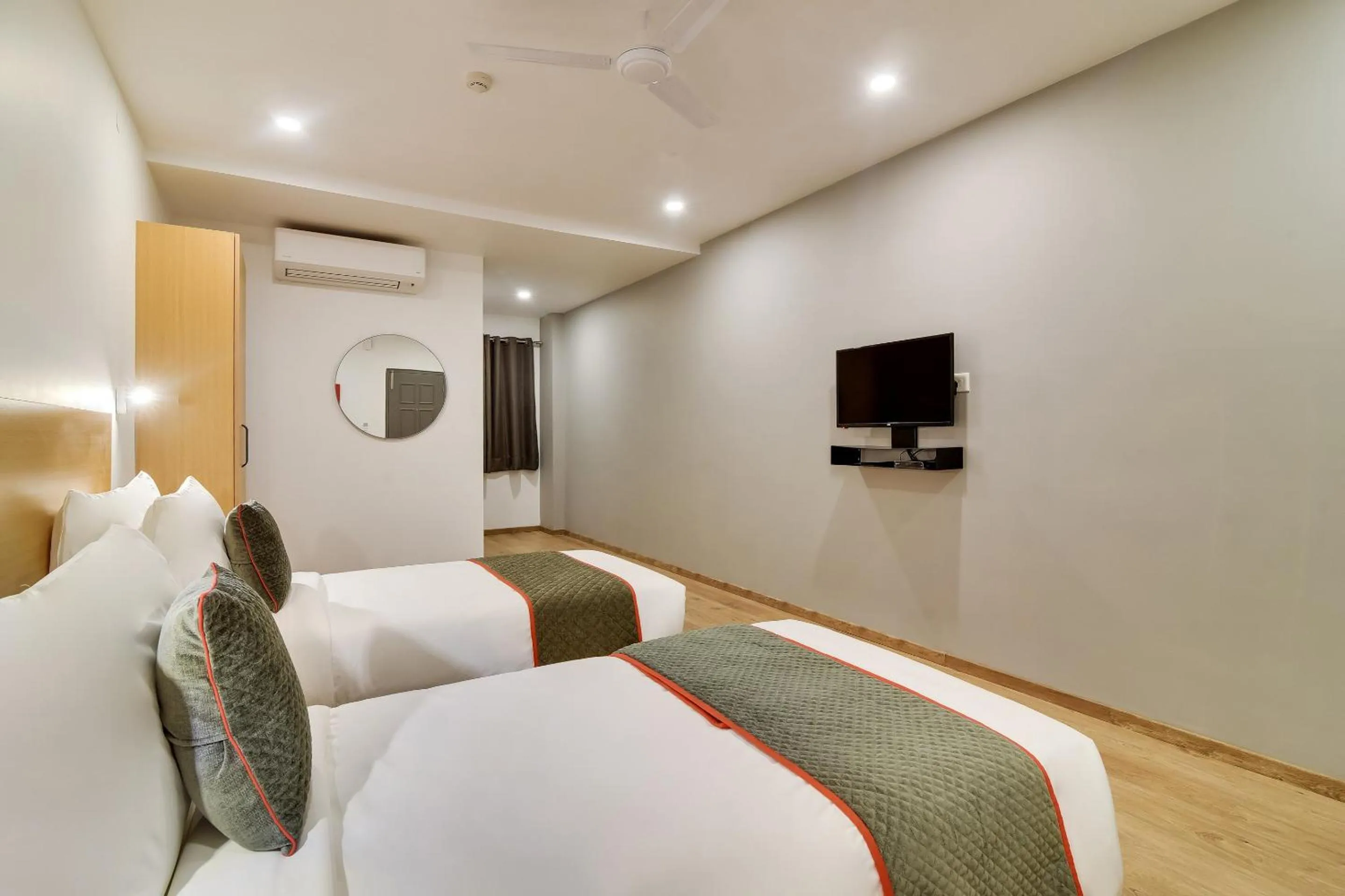 Bedroom, Bed in Townhouse Kovilambakkam