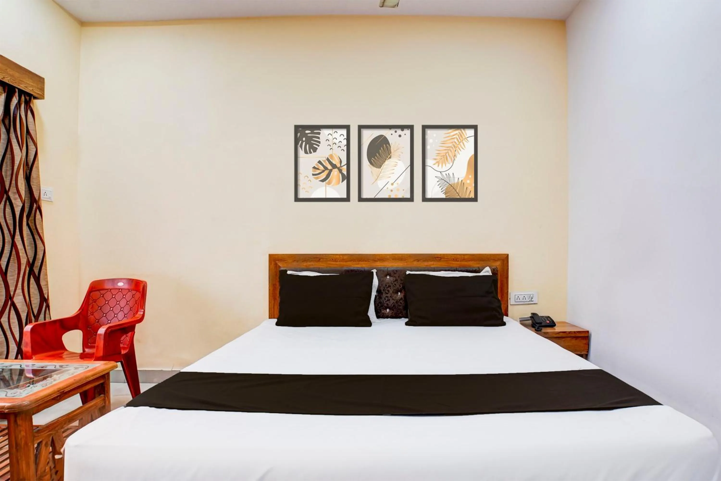 Bedroom in Hotel O Lake Link