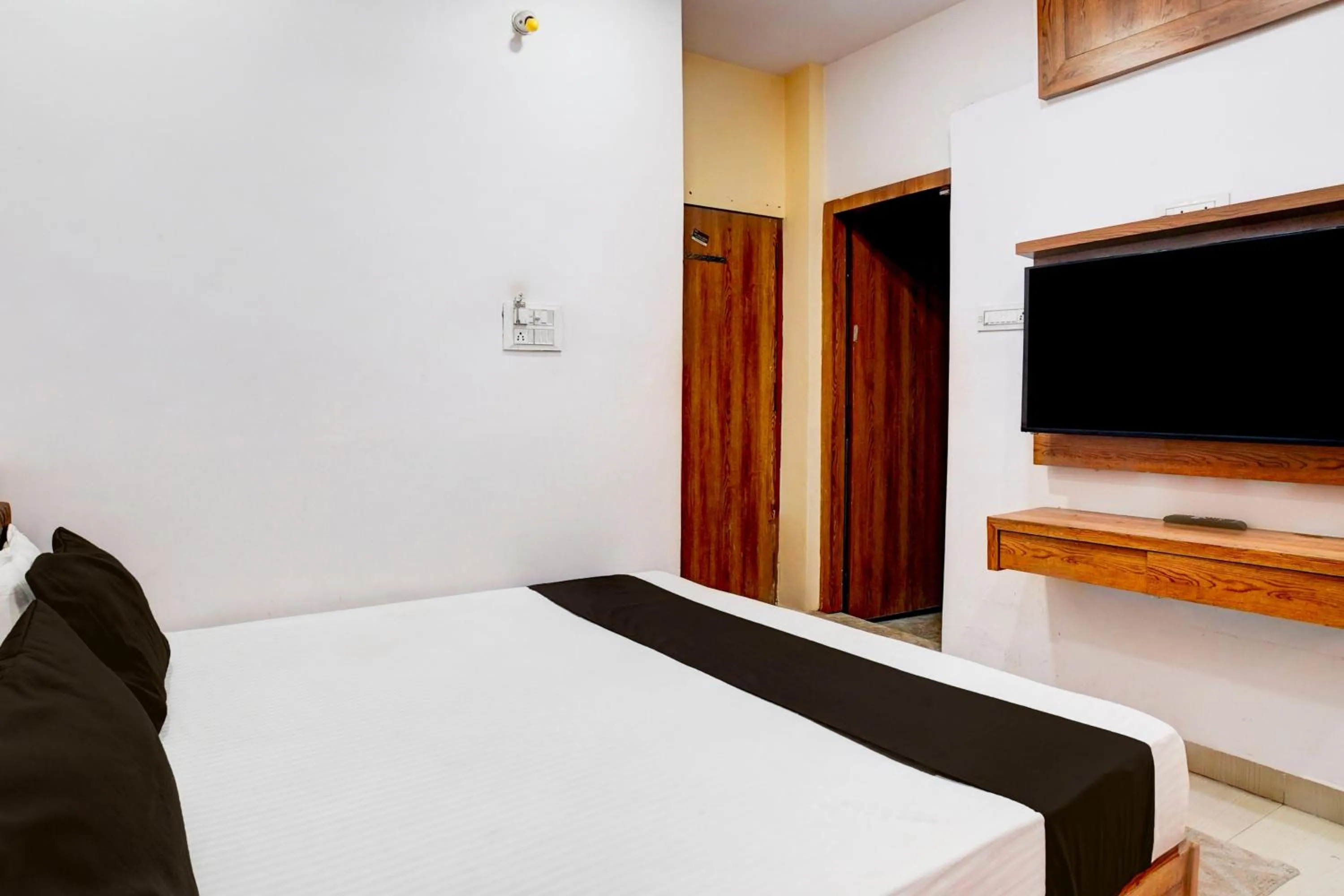 Bedroom in Hotel O Lake Link