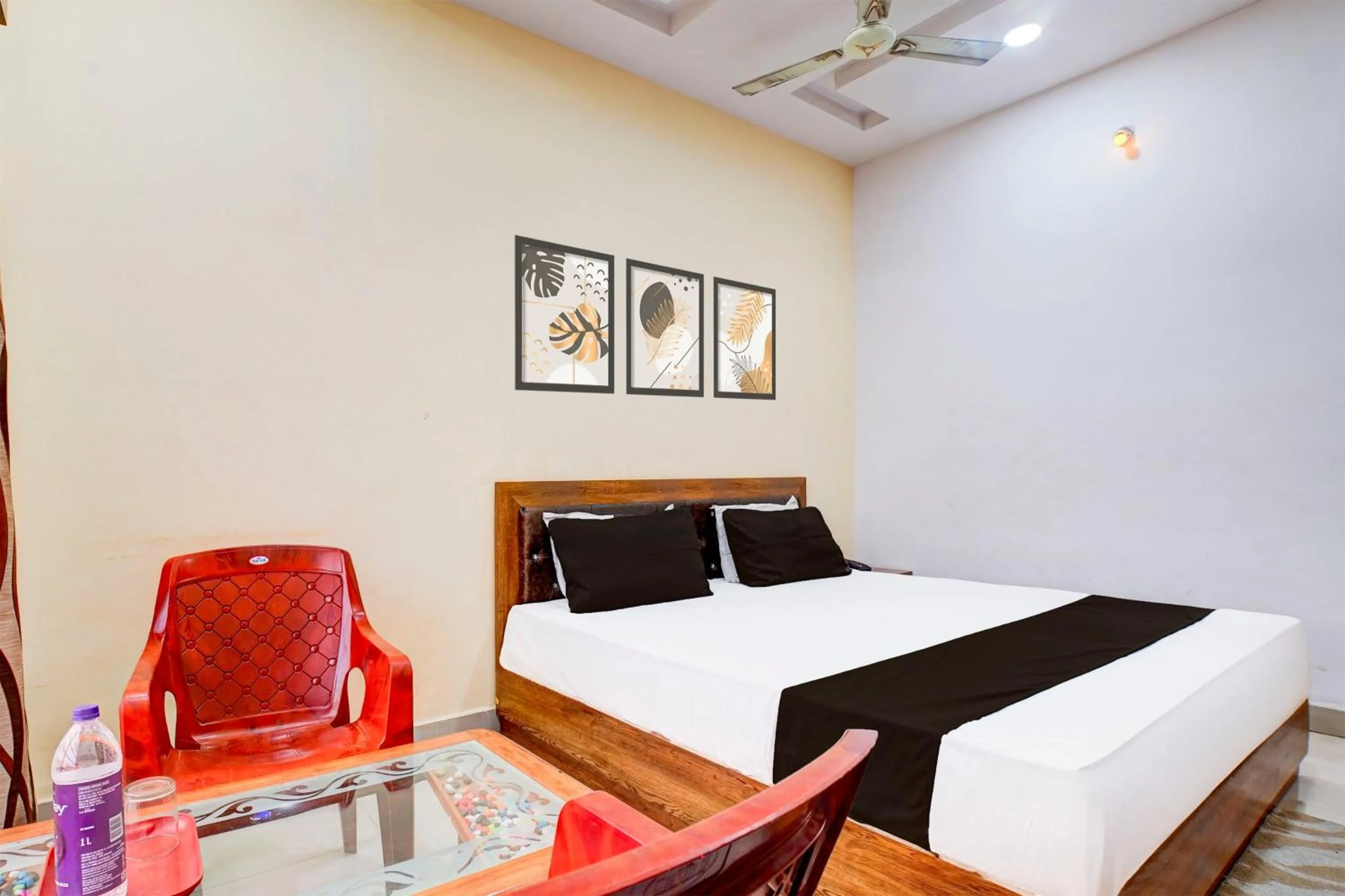 Bedroom in Hotel O Lake Link