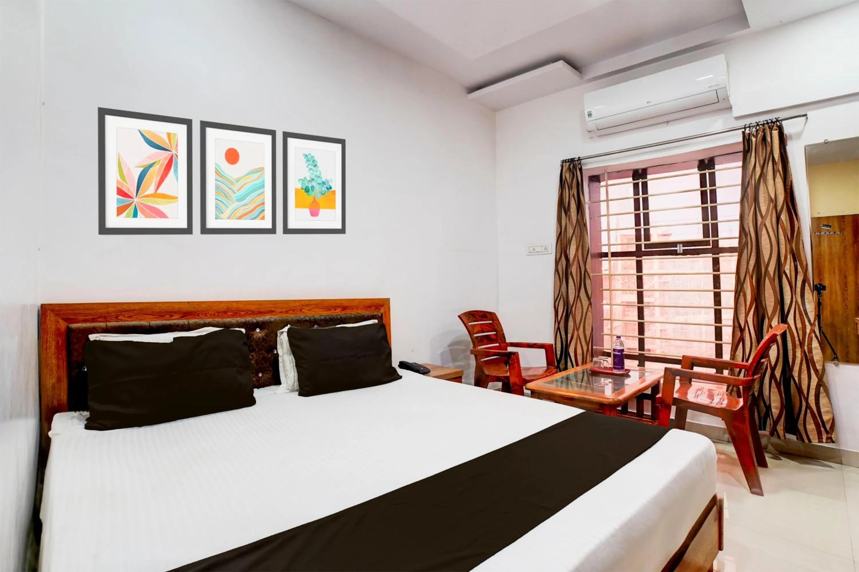 Bedroom in Hotel O Lake Link